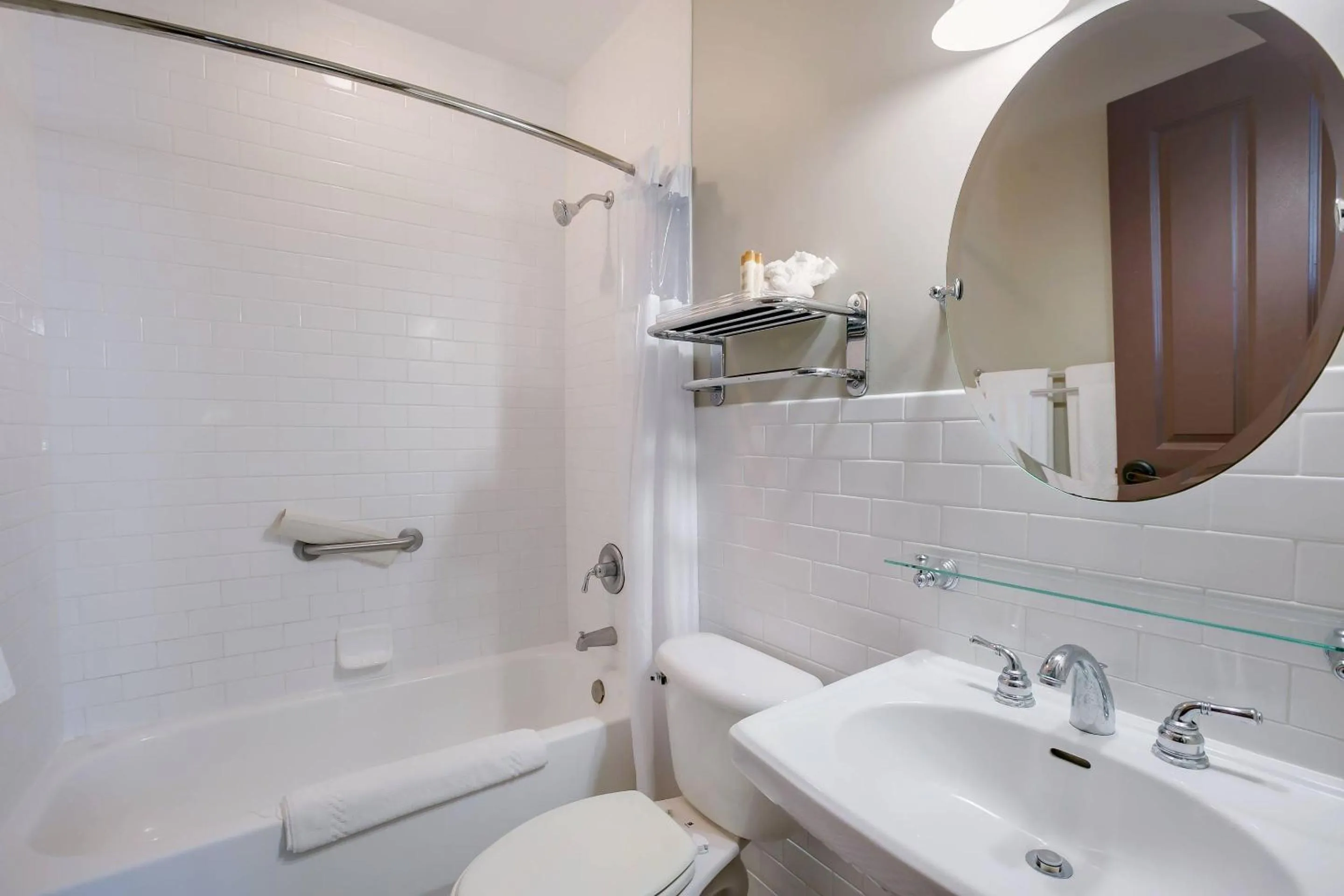 Bedroom in Water Street Hotel & Marina, an Ascend Collection Hotel