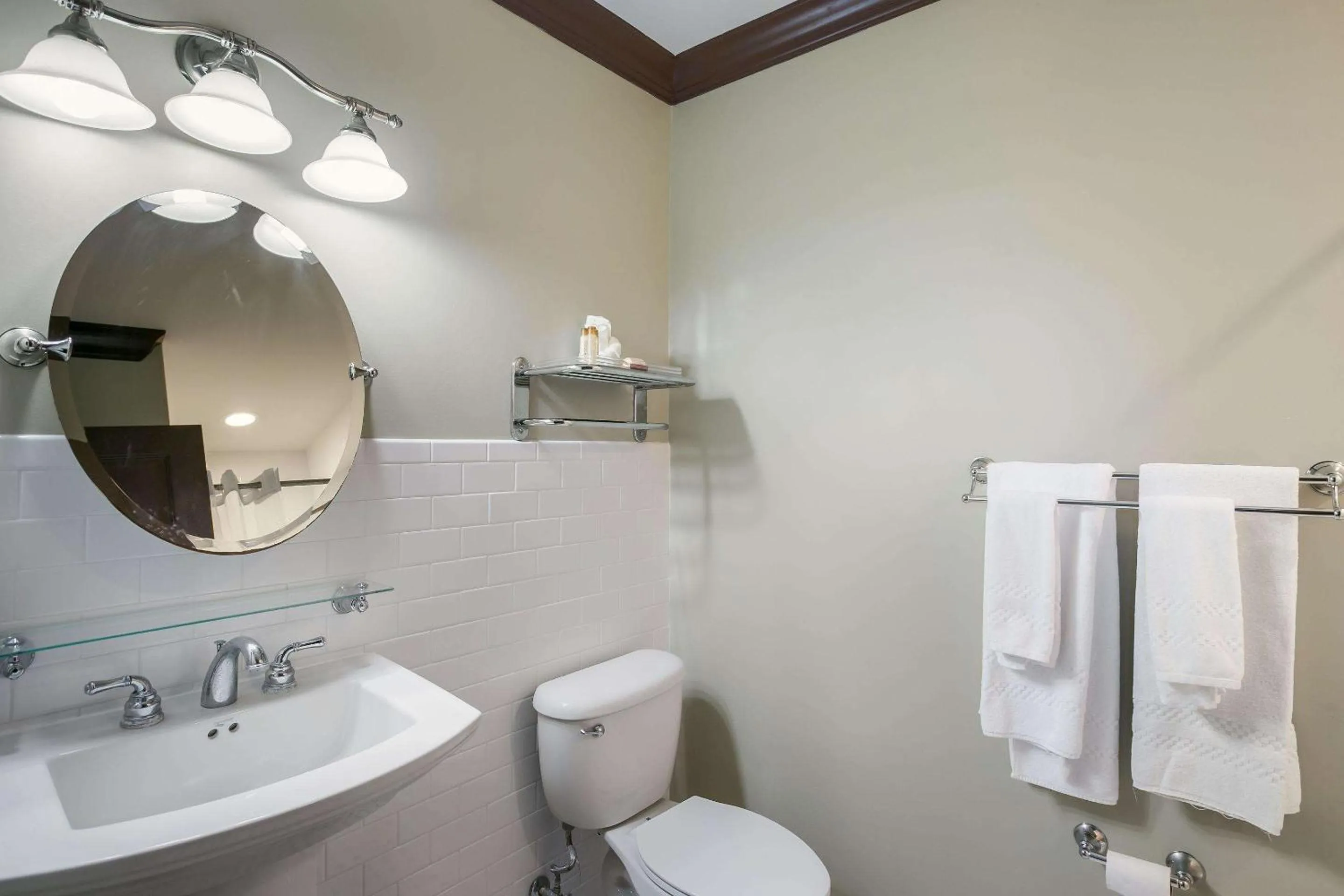 Bathroom in Water Street Hotel & Marina, an Ascend Collection Hotel