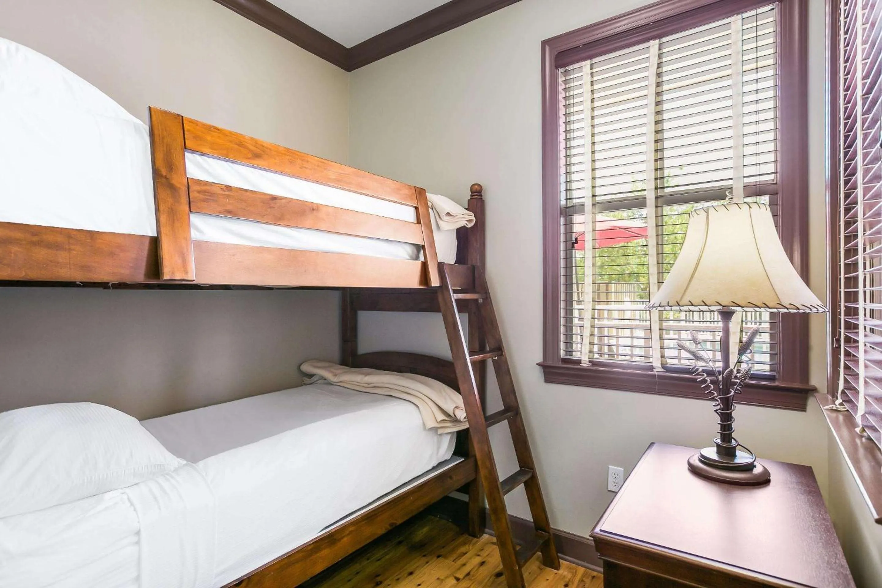 Photo of the whole room, Bed in Water Street Hotel & Marina, an Ascend Collection Hotel