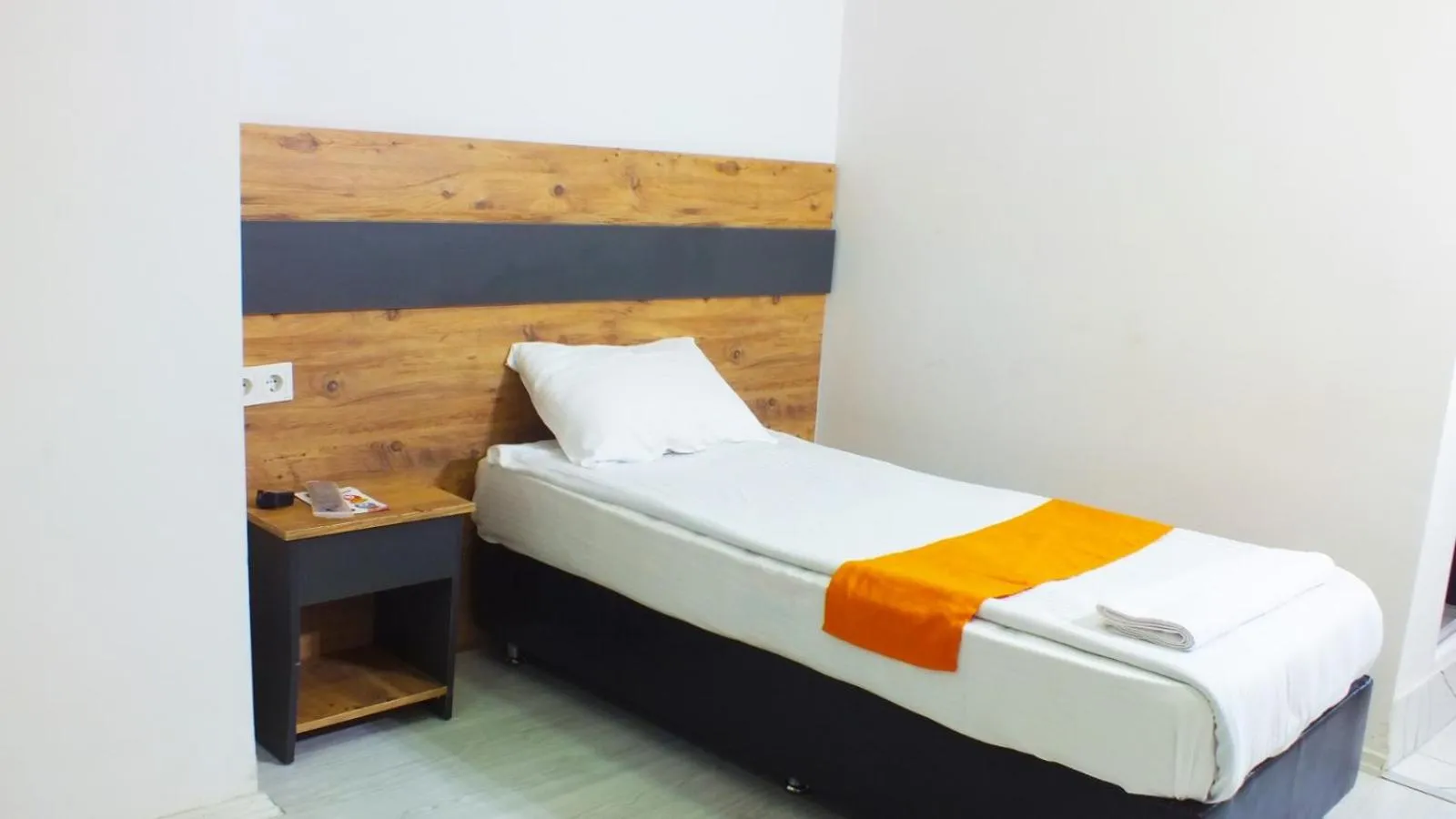 Bed in ANKARA OTEL EVREN