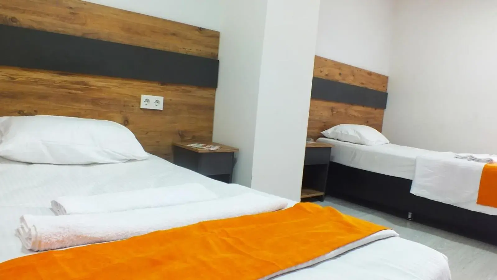 Bed in ANKARA OTEL EVREN Bed in ANKARA OTEL EVREN