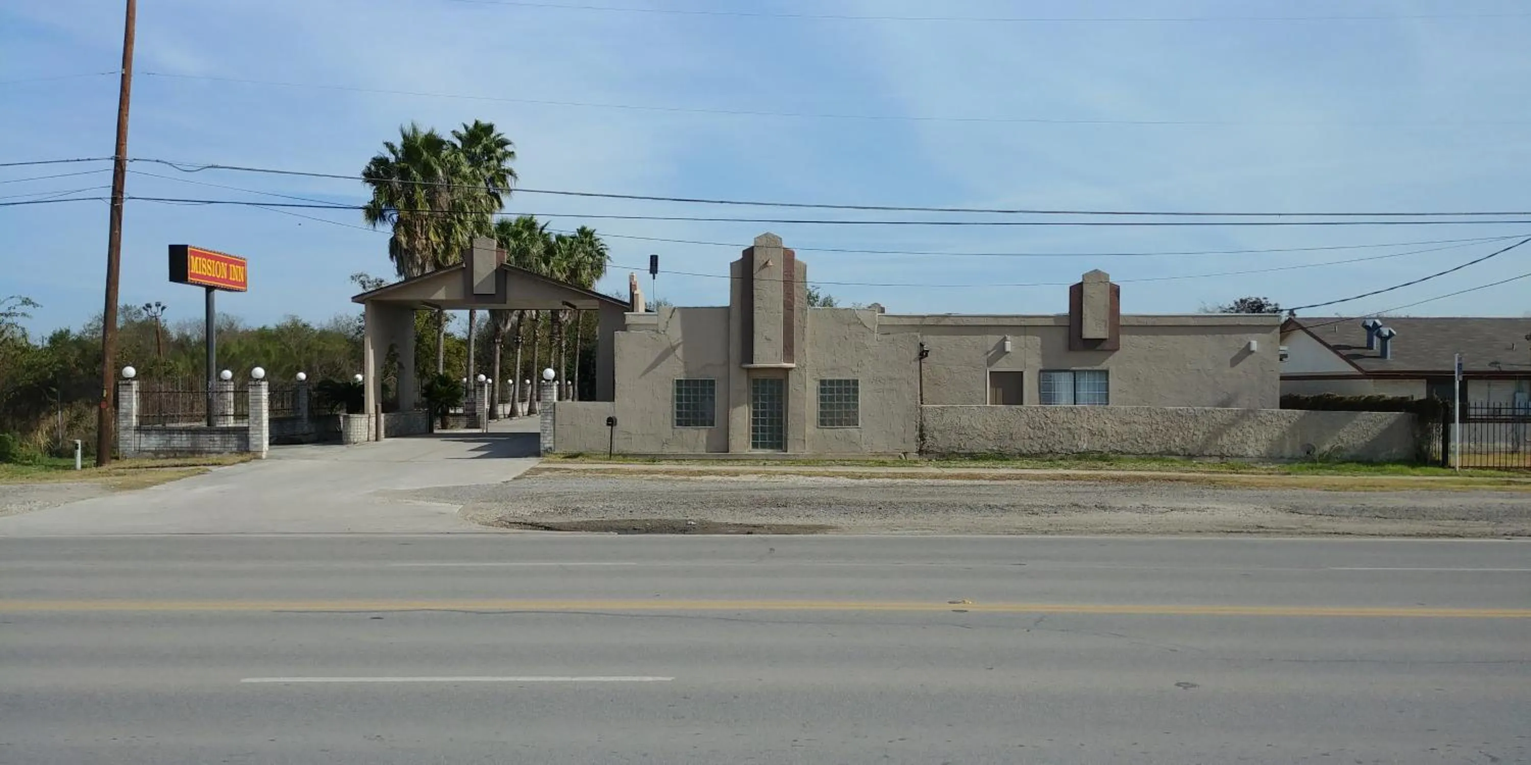 Facade/entrance in Mission Inn