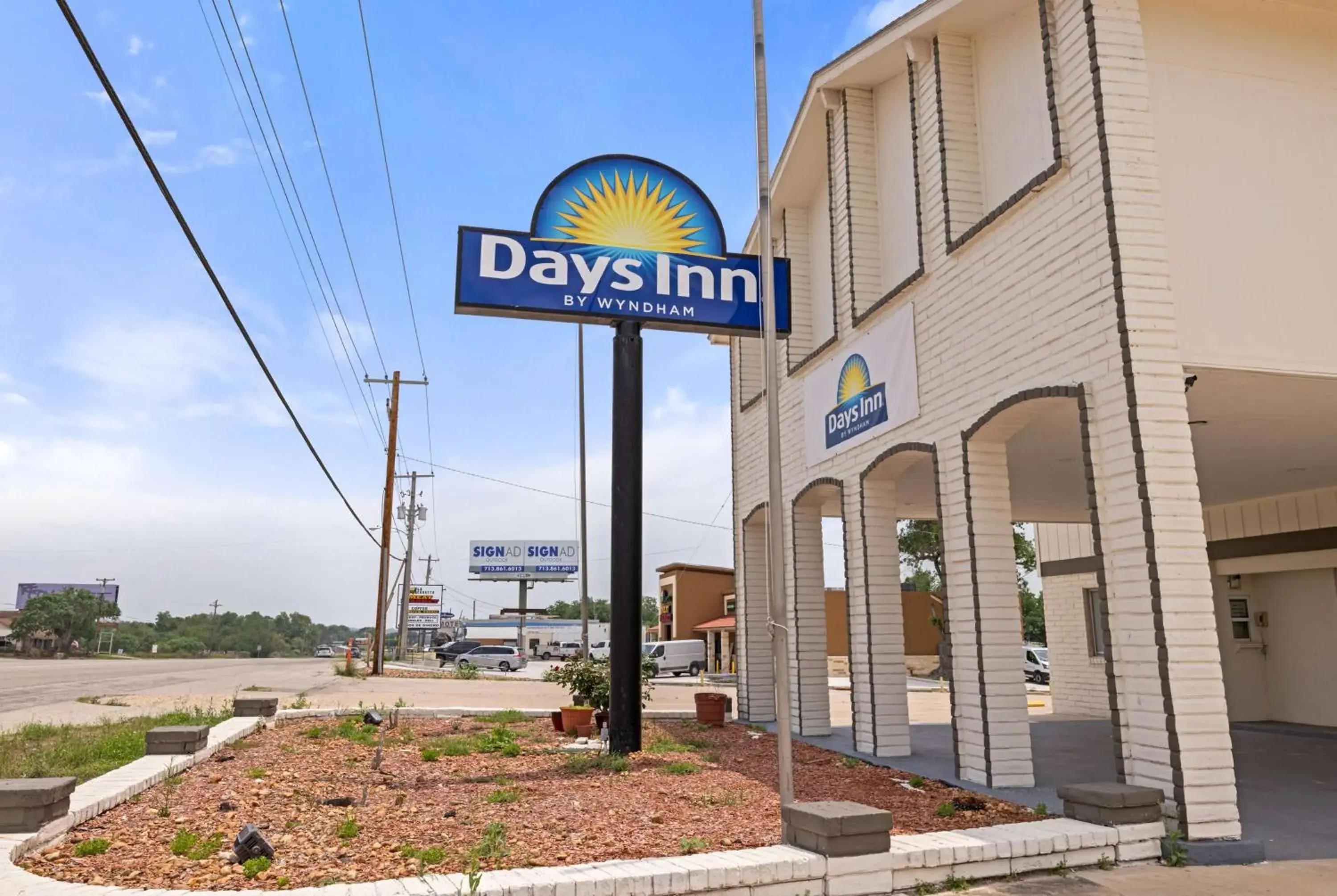 Property building in Days Inn by Wyndham Kenedy Karnes City Property building in Days Inn by Wyndham Kenedy Karnes City