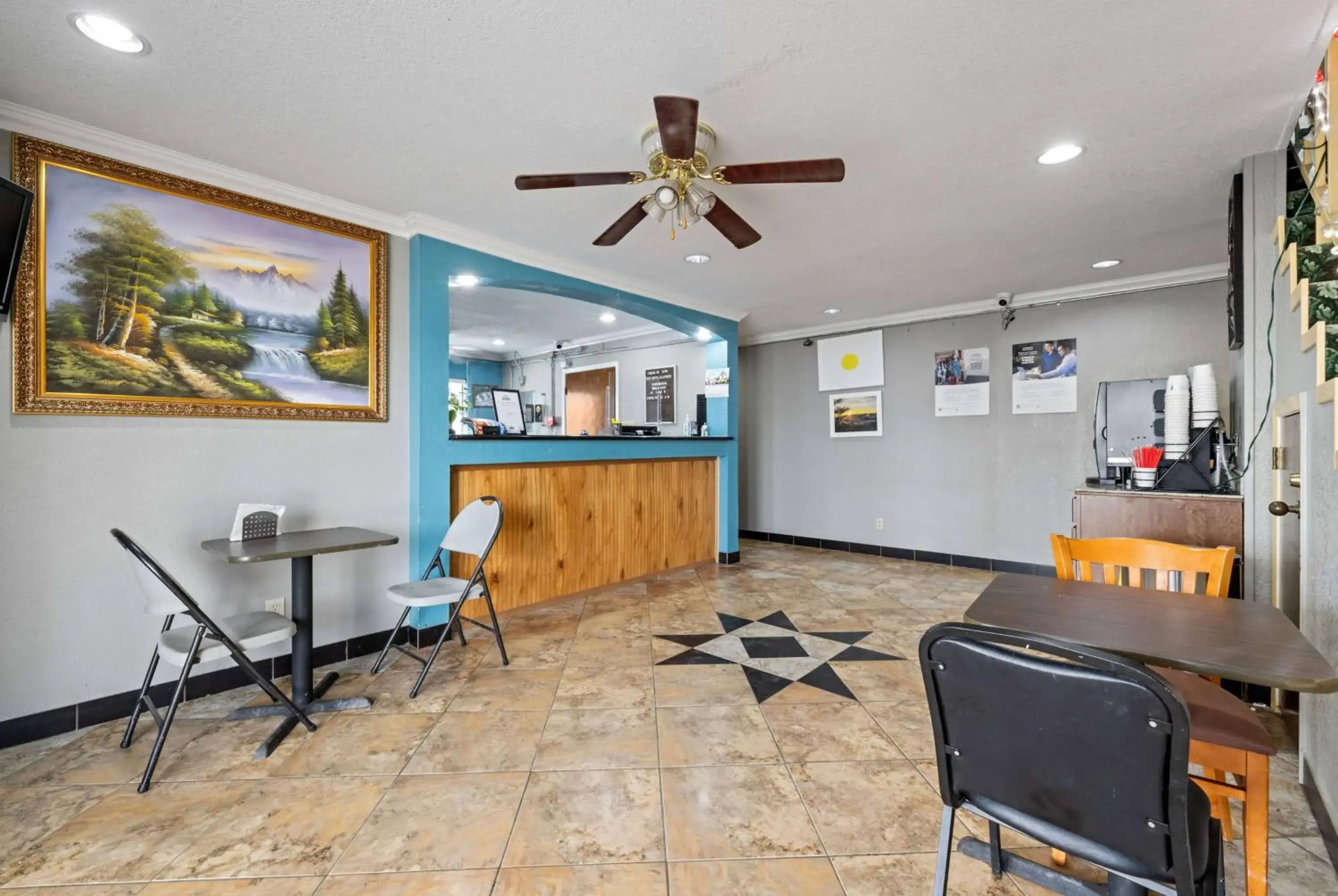 Lobby or reception in Days Inn by Wyndham Kenedy Karnes City Lobby or reception in Days Inn by Wyndham Kenedy Karnes City