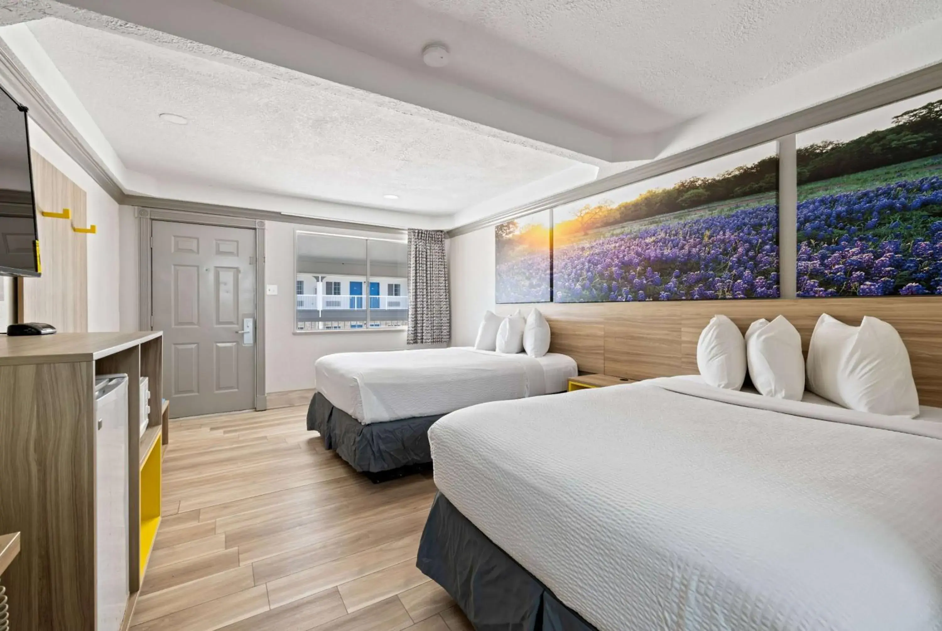 Photo of the whole room, Bed in Days Inn by Wyndham Kenedy Karnes City Photo of the whole room, Bed in Days Inn by Wyndham Kenedy Karnes City