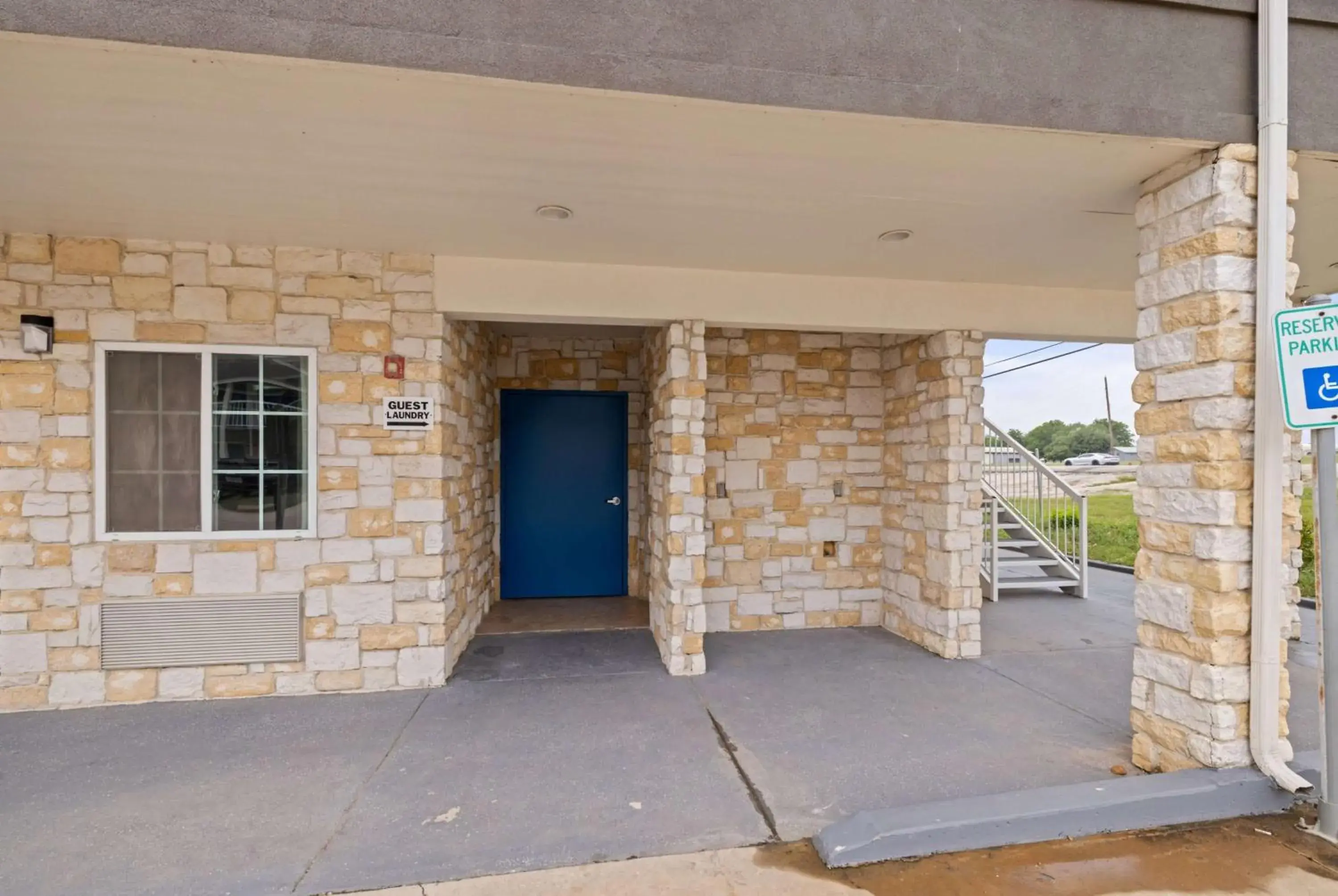 Property building in Days Inn by Wyndham Kenedy Karnes City Property building in Days Inn by Wyndham Kenedy Karnes City