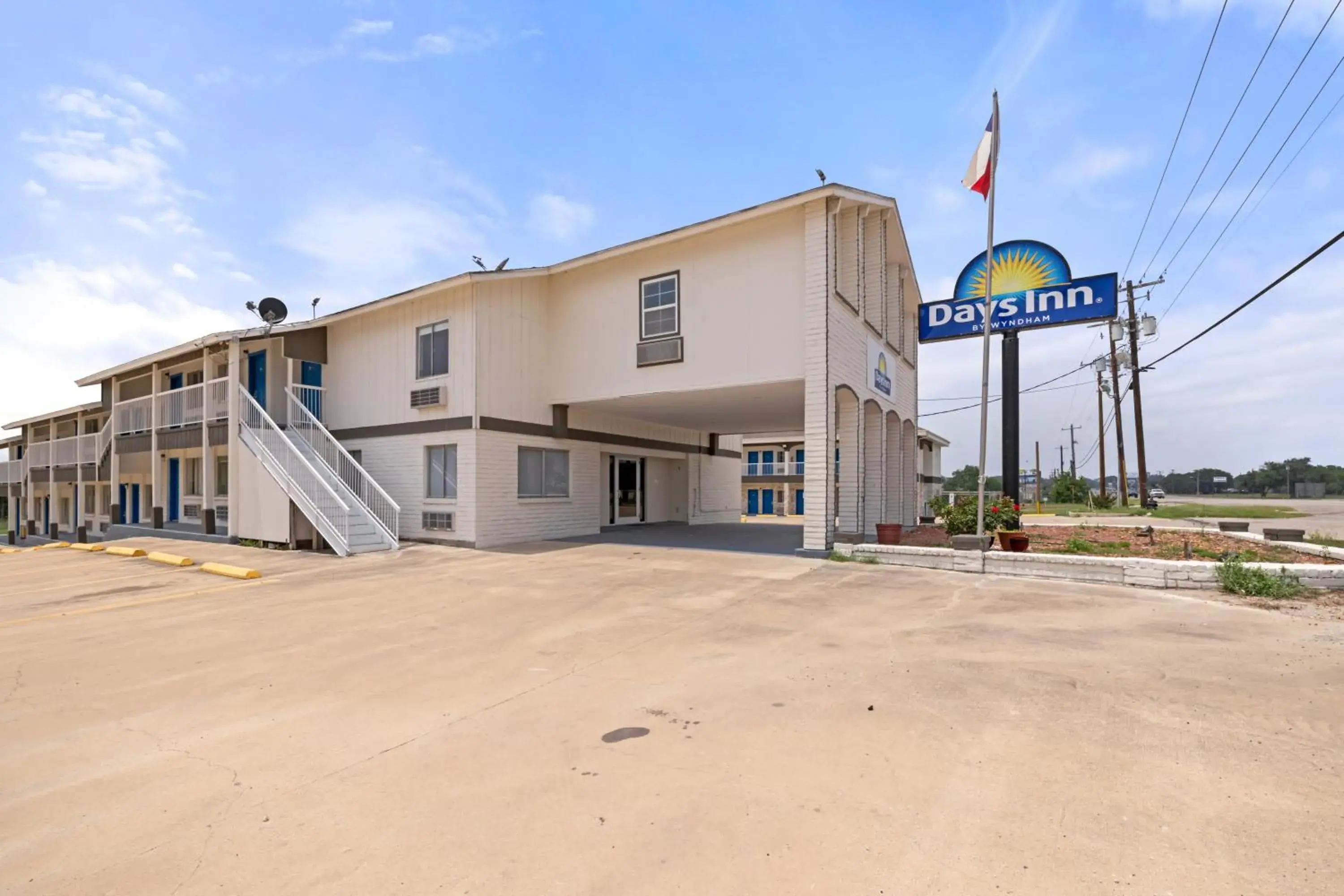 Property building in Days Inn by Wyndham Kenedy Karnes City Property building in Days Inn by Wyndham Kenedy Karnes City