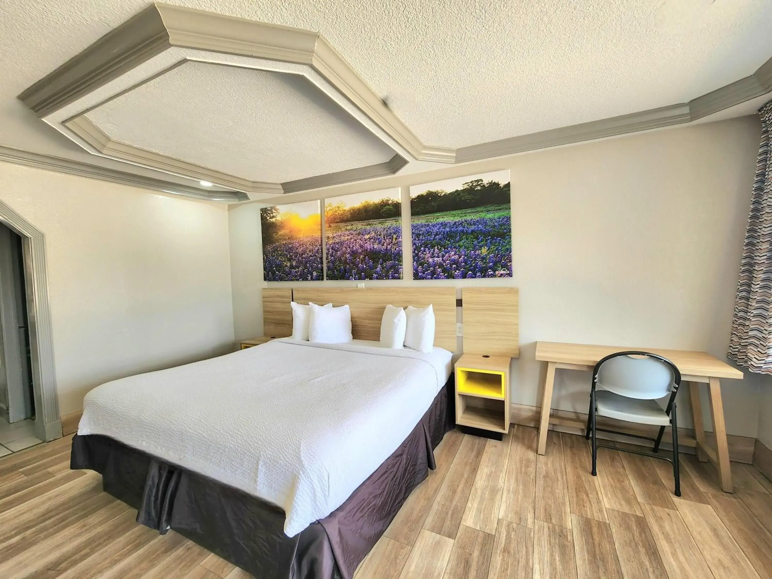 Photo of the whole room, Bed in Days Inn by Wyndham Kenedy Karnes City Photo of the whole room, Bed in Days Inn by Wyndham Kenedy Karnes City