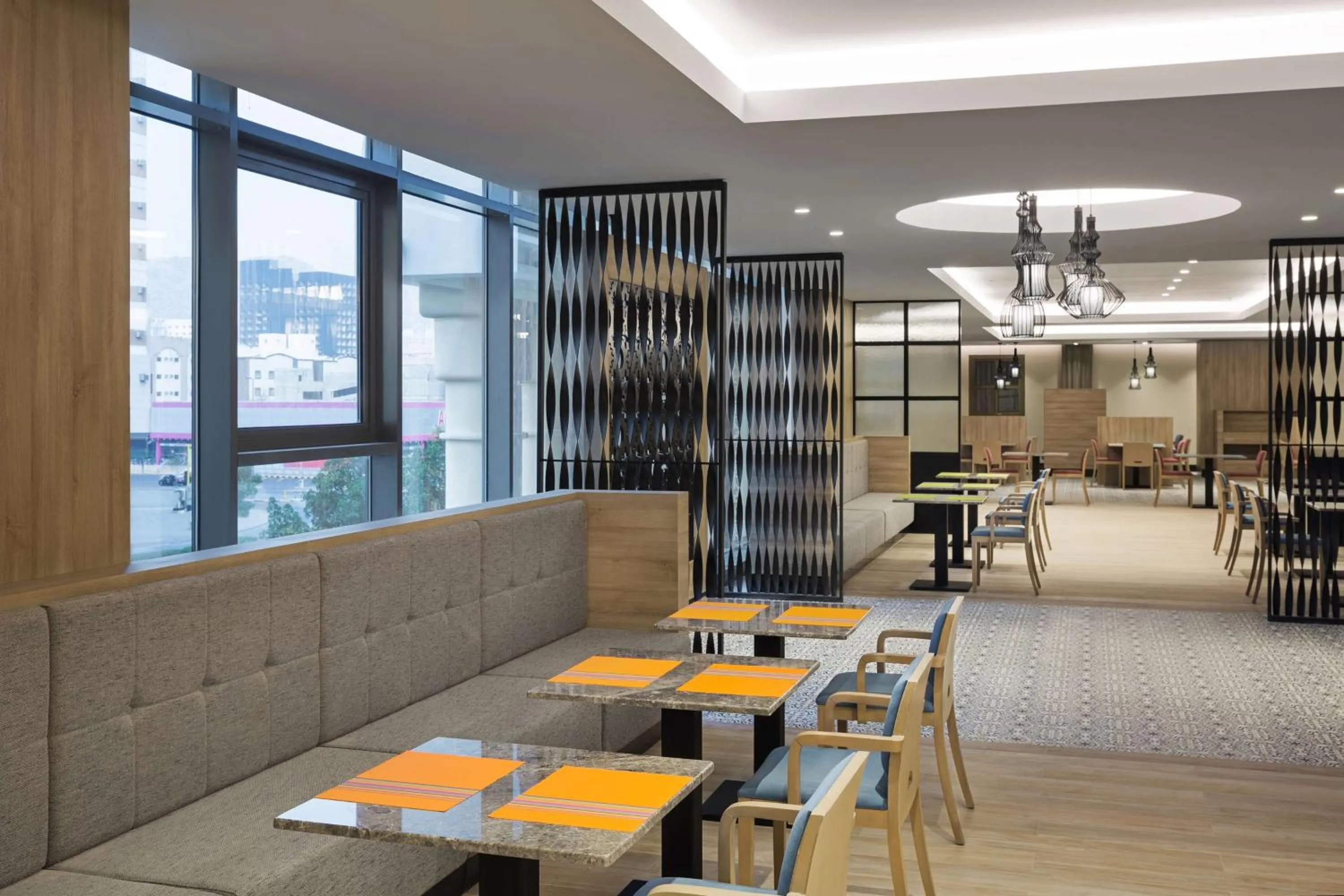 Restaurant/places to eat in Park Inn by Radisson Makkah Aziziyah