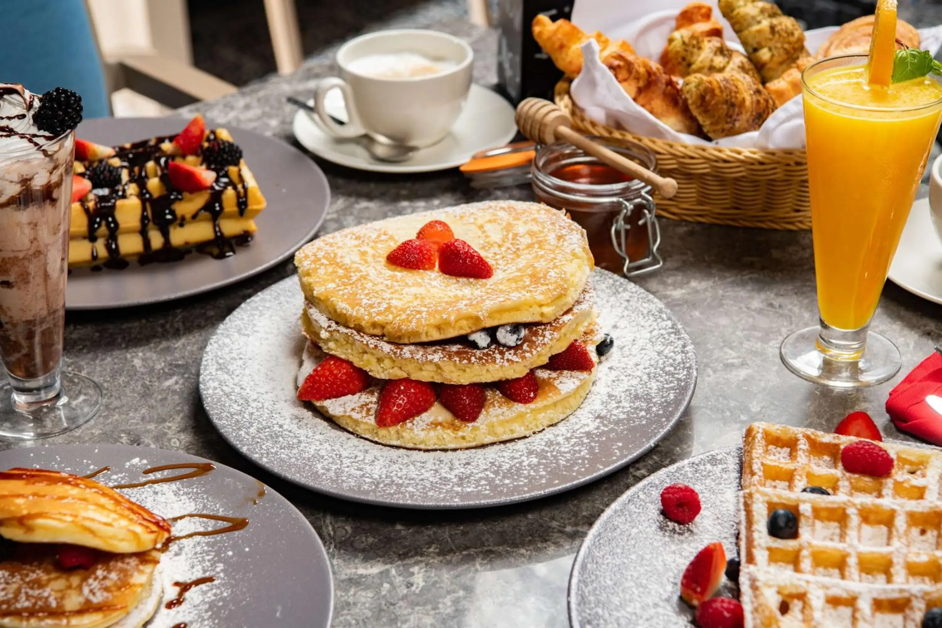 Restaurant/places to eat in Park Inn by Radisson Makkah Aziziyah Restaurant/places to eat in Park Inn by Radisson Makkah Aziziyah