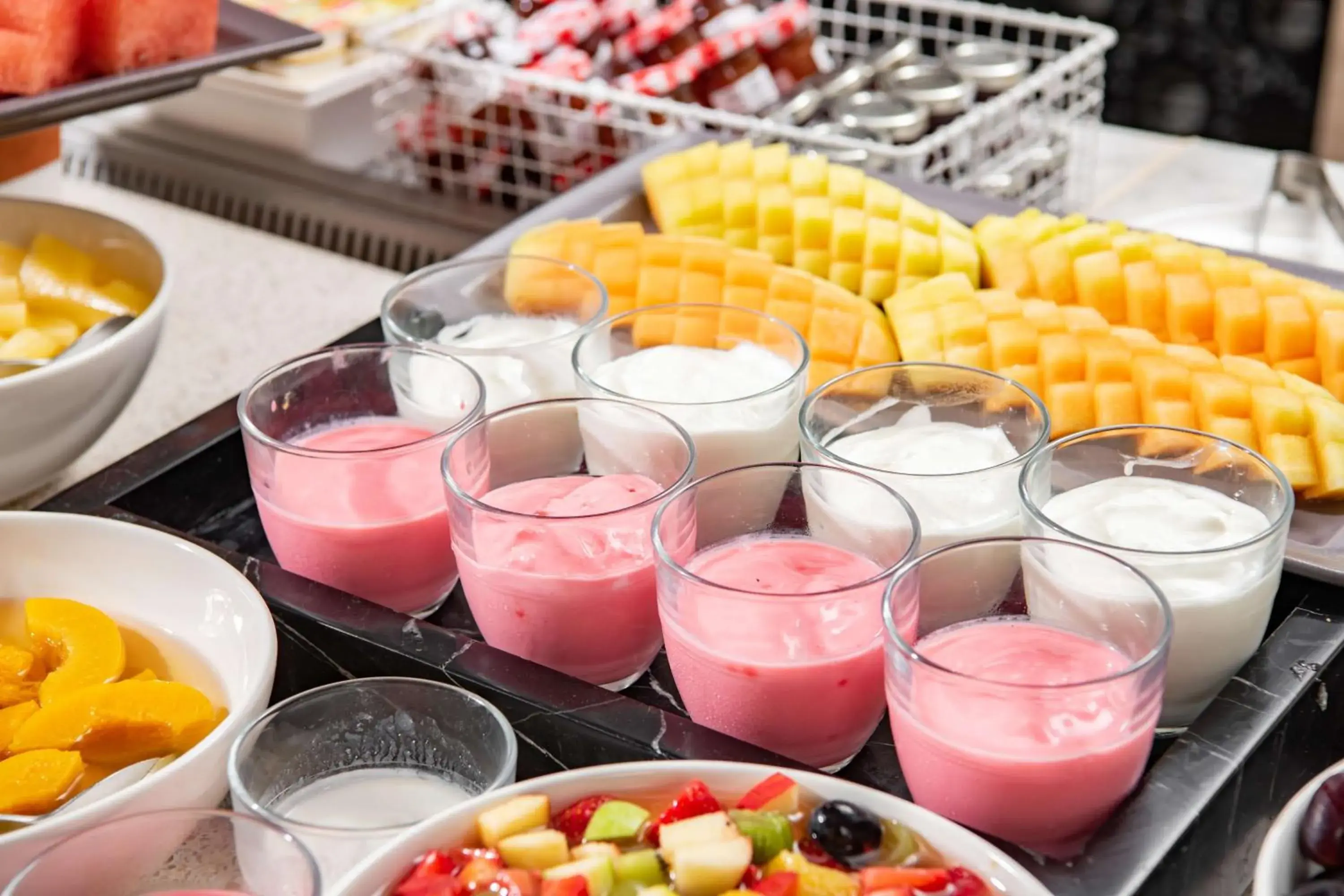 Restaurant/places to eat in Park Inn by Radisson Makkah Aziziyah Restaurant/places to eat in Park Inn by Radisson Makkah Aziziyah