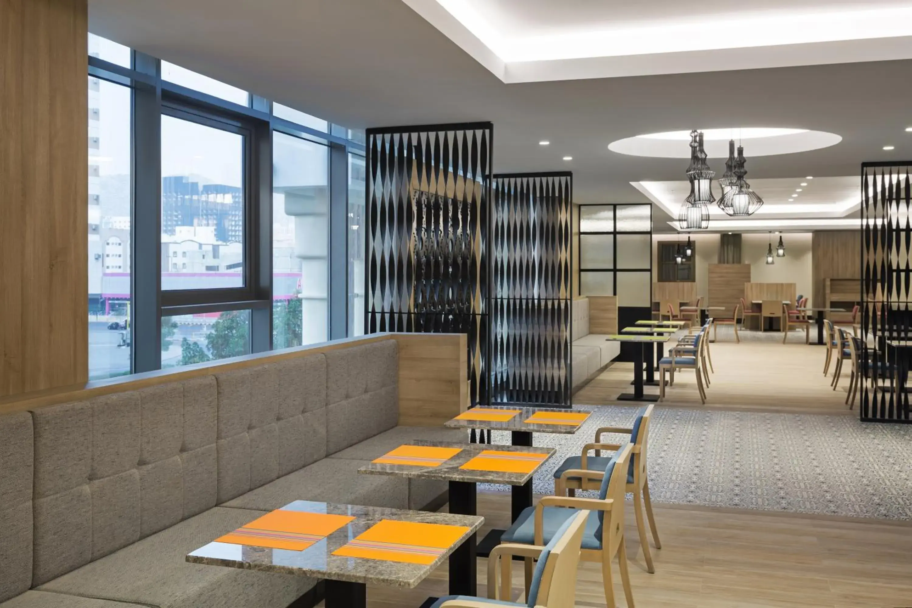 Restaurant/places to eat in Park Inn by Radisson Makkah Aziziyah Restaurant/places to eat in Park Inn by Radisson Makkah Aziziyah