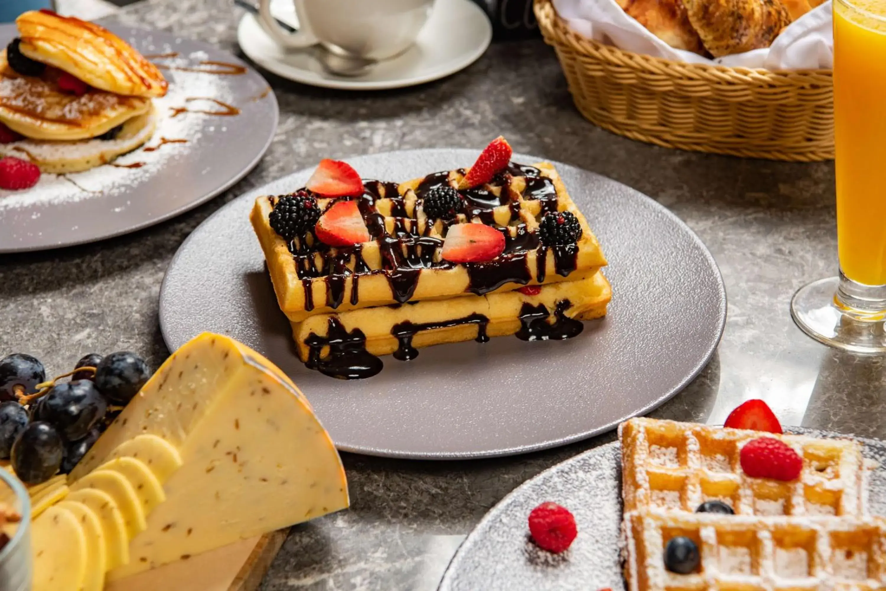 Restaurant/places to eat in Park Inn by Radisson Makkah Aziziyah Restaurant/places to eat in Park Inn by Radisson Makkah Aziziyah