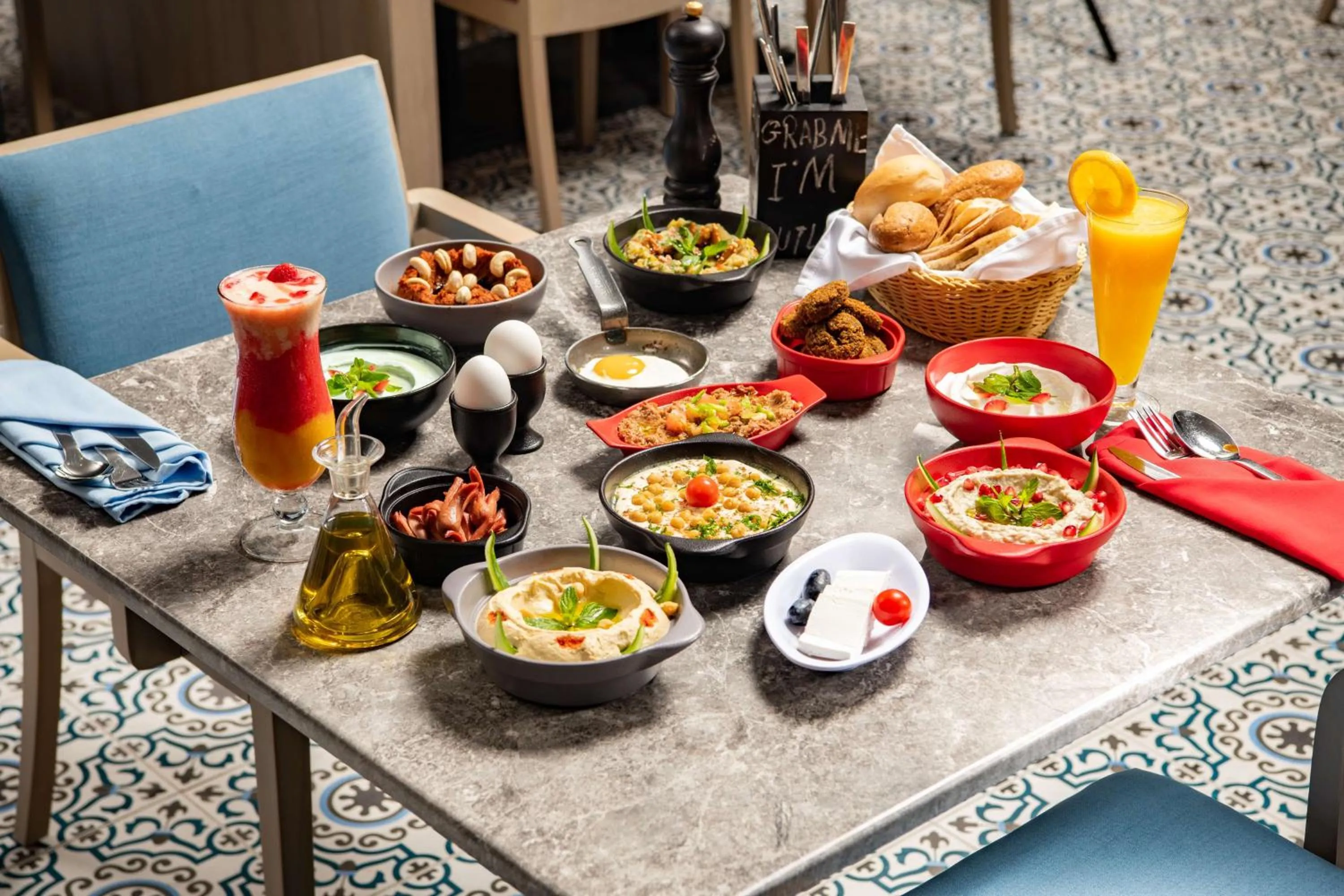 Restaurant/places to eat in Park Inn by Radisson Makkah Aziziyah