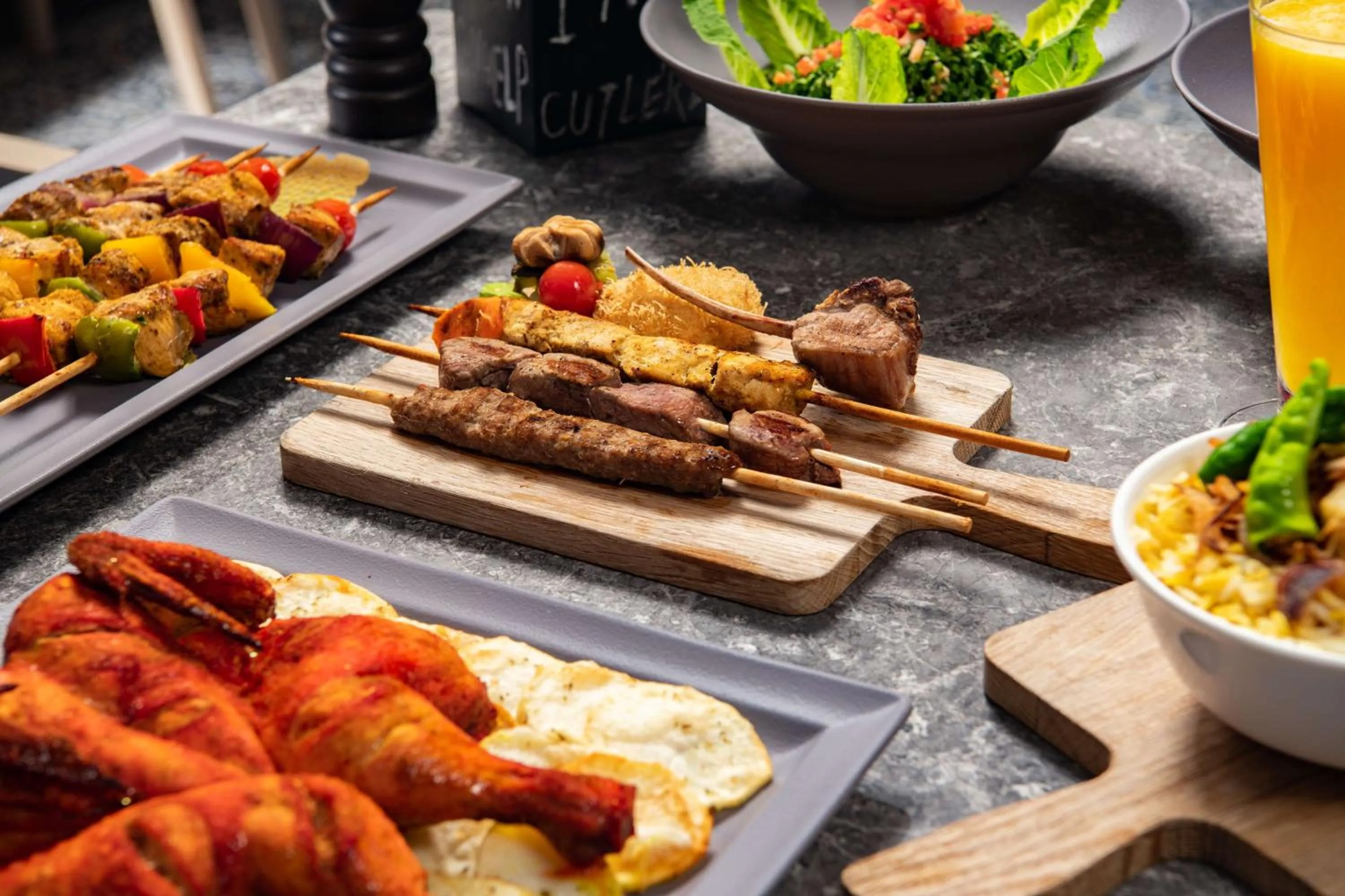 Restaurant/places to eat in Park Inn by Radisson Makkah Aziziyah