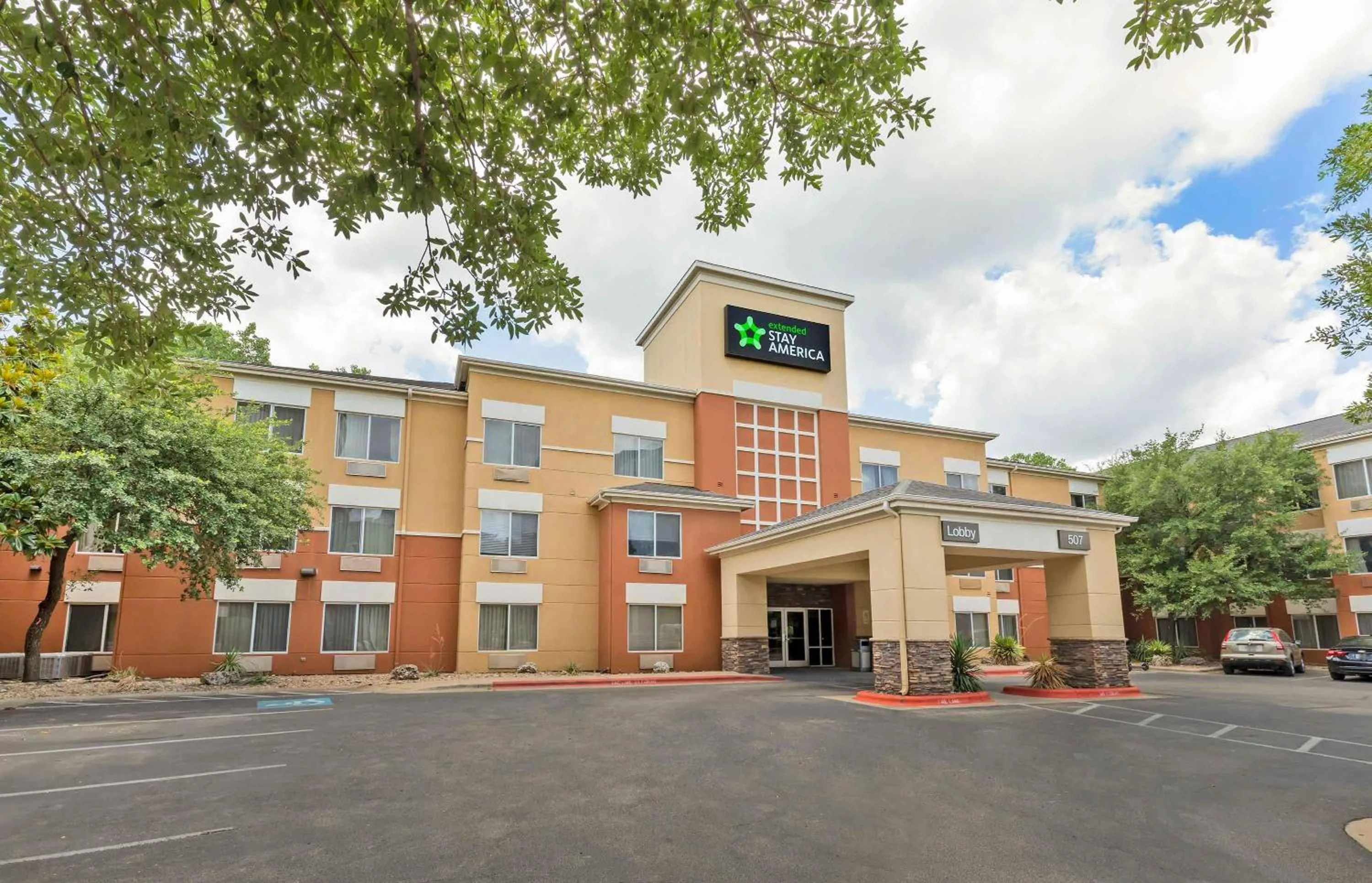 Property building in Extended Stay America Suites - Austin - Downtown - Town Lake