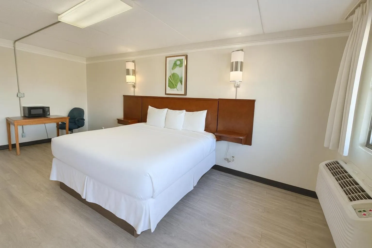 Bed in Horizon Inn Norcross