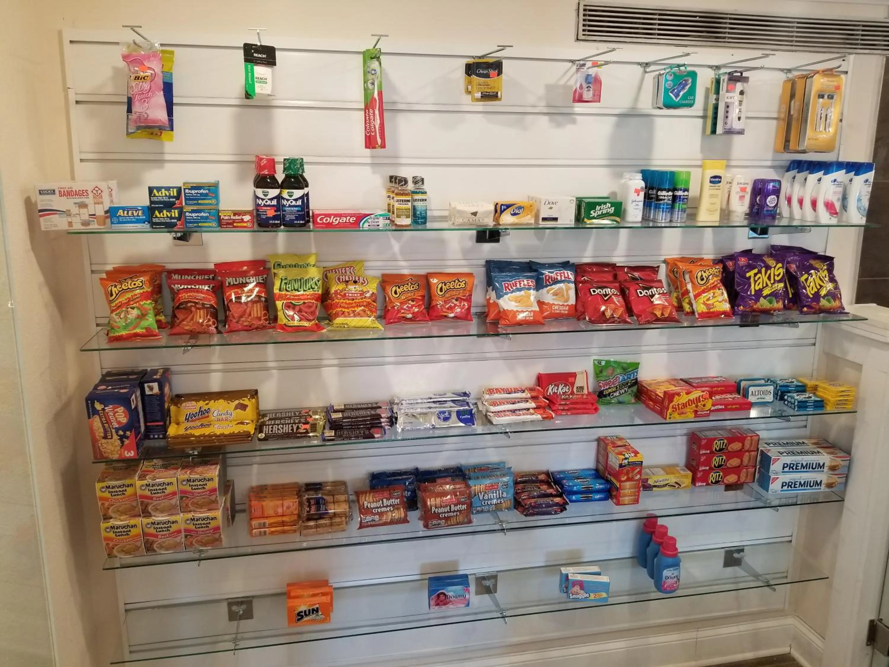 On-site shops in Horizon Inn Norcross