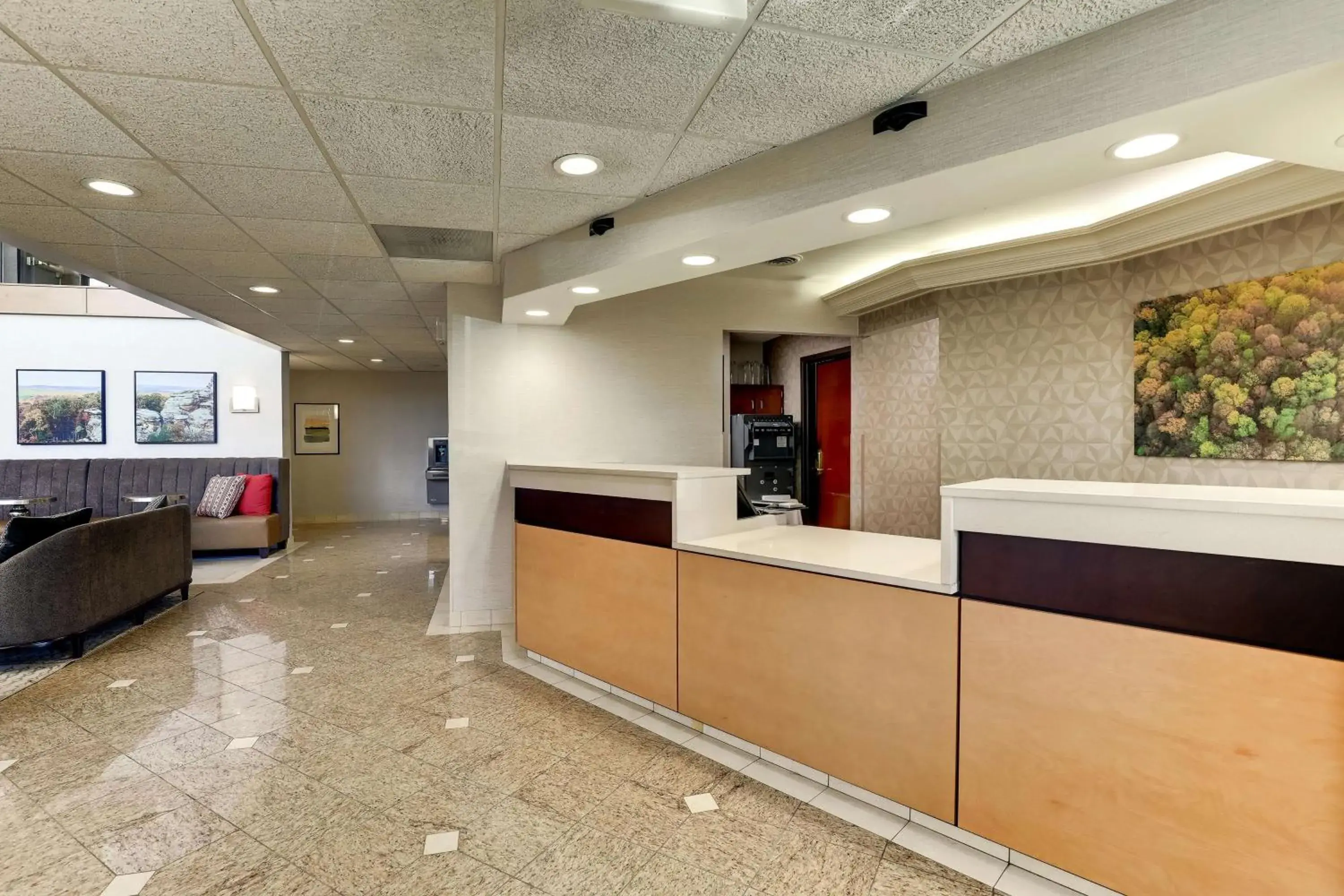 Lobby or reception in Drury Inn & Suites Marion Lobby or reception in Drury Inn & Suites Marion