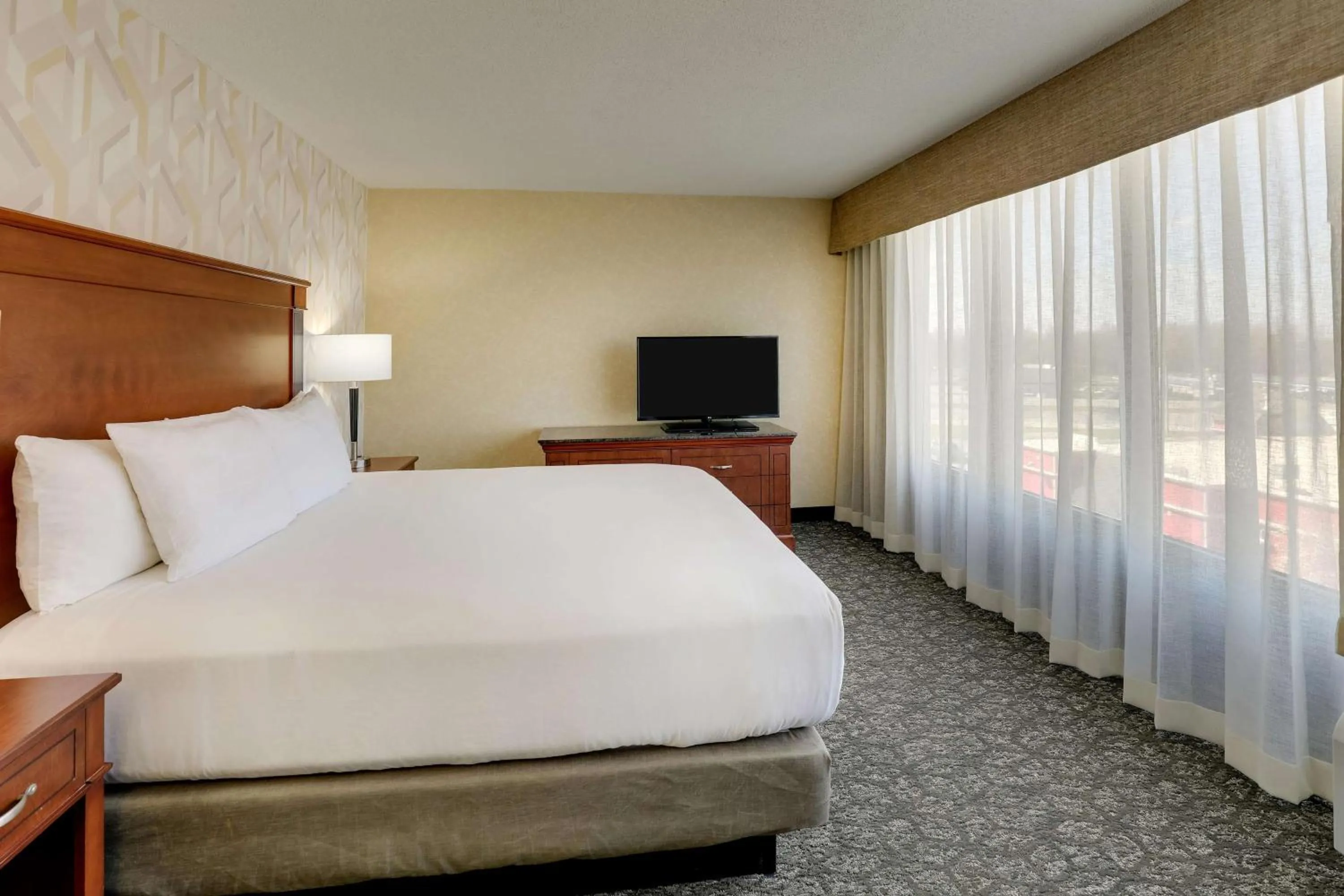 Bedroom, Bed in Drury Inn & Suites Marion