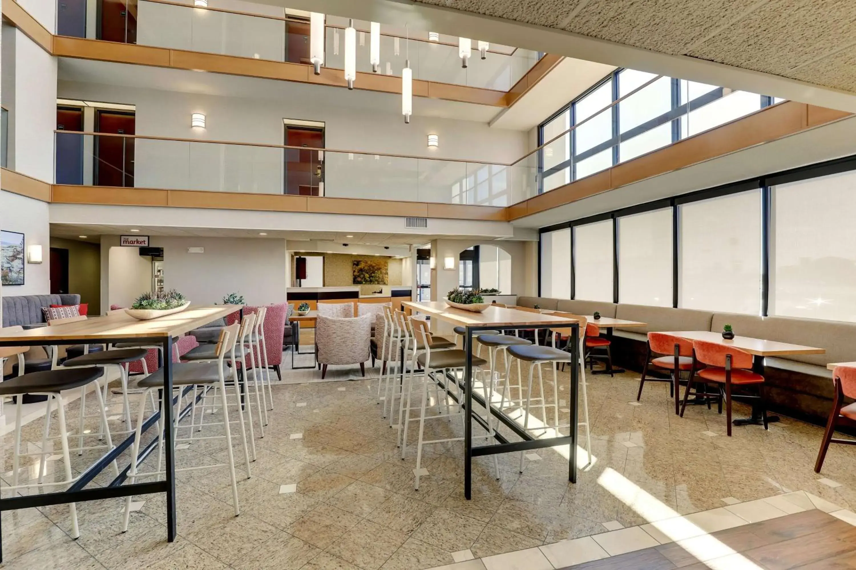 Lobby or reception in Drury Inn & Suites Marion Lobby or reception in Drury Inn & Suites Marion