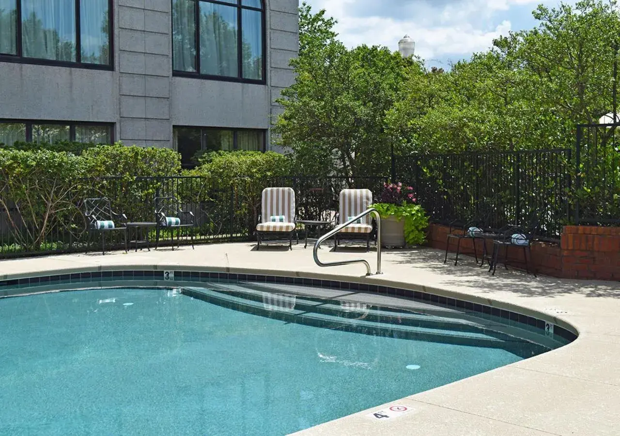 Swimming pool in O.Henry Hotel Swimming pool in O.Henry Hotel