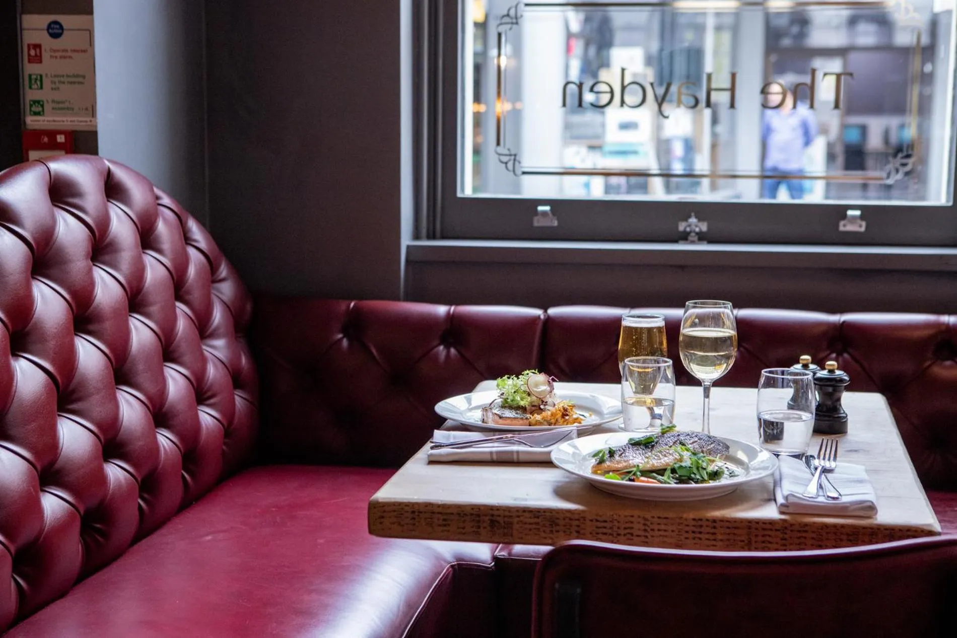 Restaurant/places to eat in The Hayden Pub & Rooms