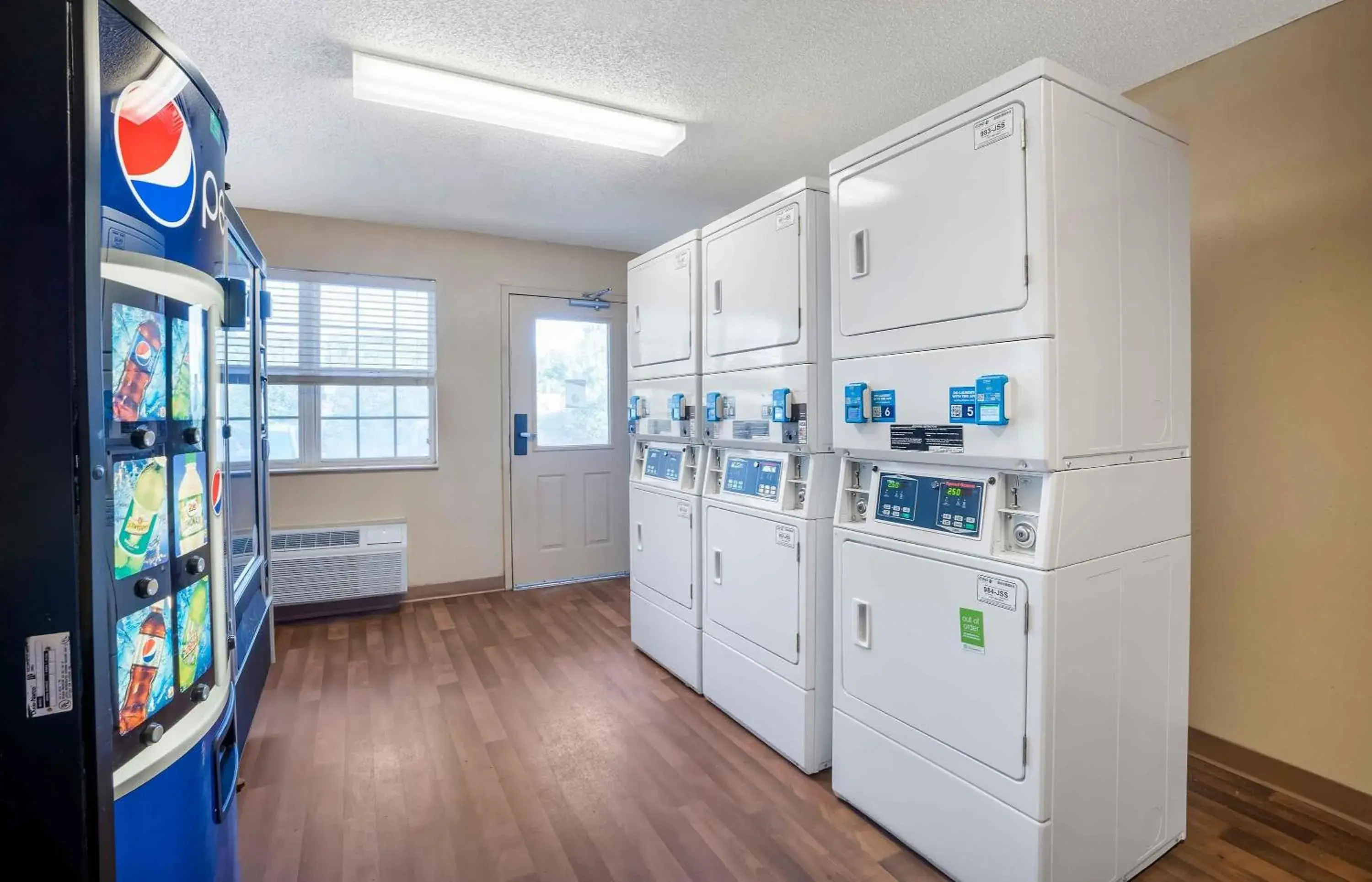 Property building in Extended Stay America Suites - Chesapeake - Crossways Blvd Property building in Extended Stay America Suites - Chesapeake - Crossways Blvd