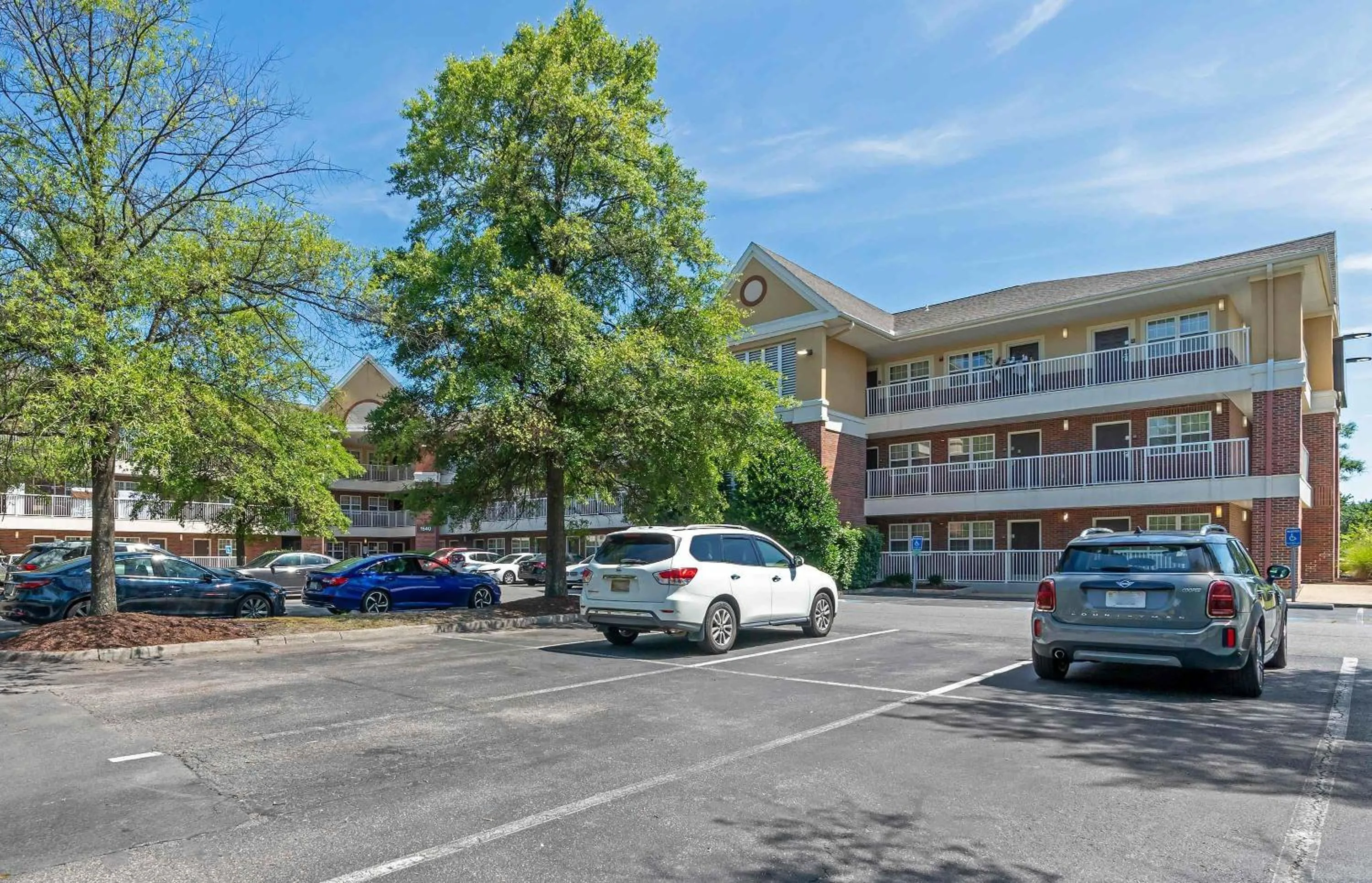 Property building in Extended Stay America Suites - Chesapeake - Crossways Blvd