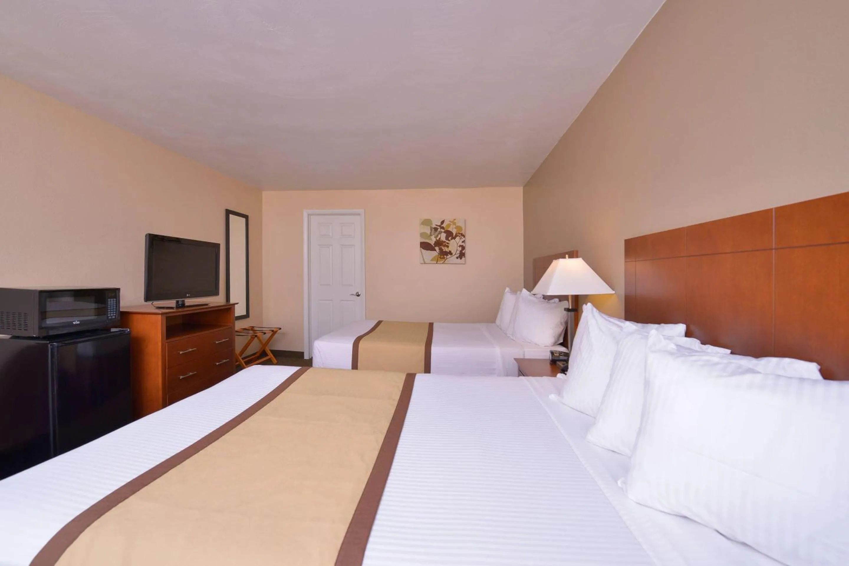 Bedroom, Bed in Quality Inn & Suites Williamsport