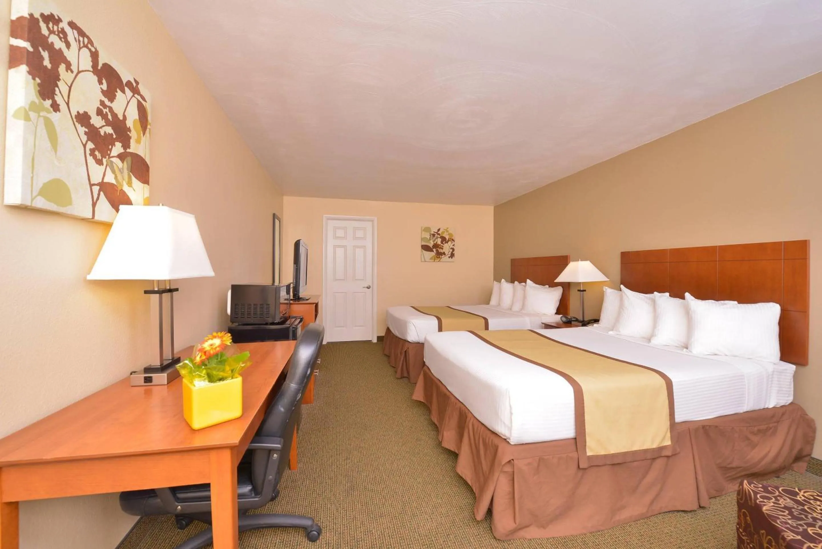 Bedroom, Bed in Quality Inn & Suites Williamsport