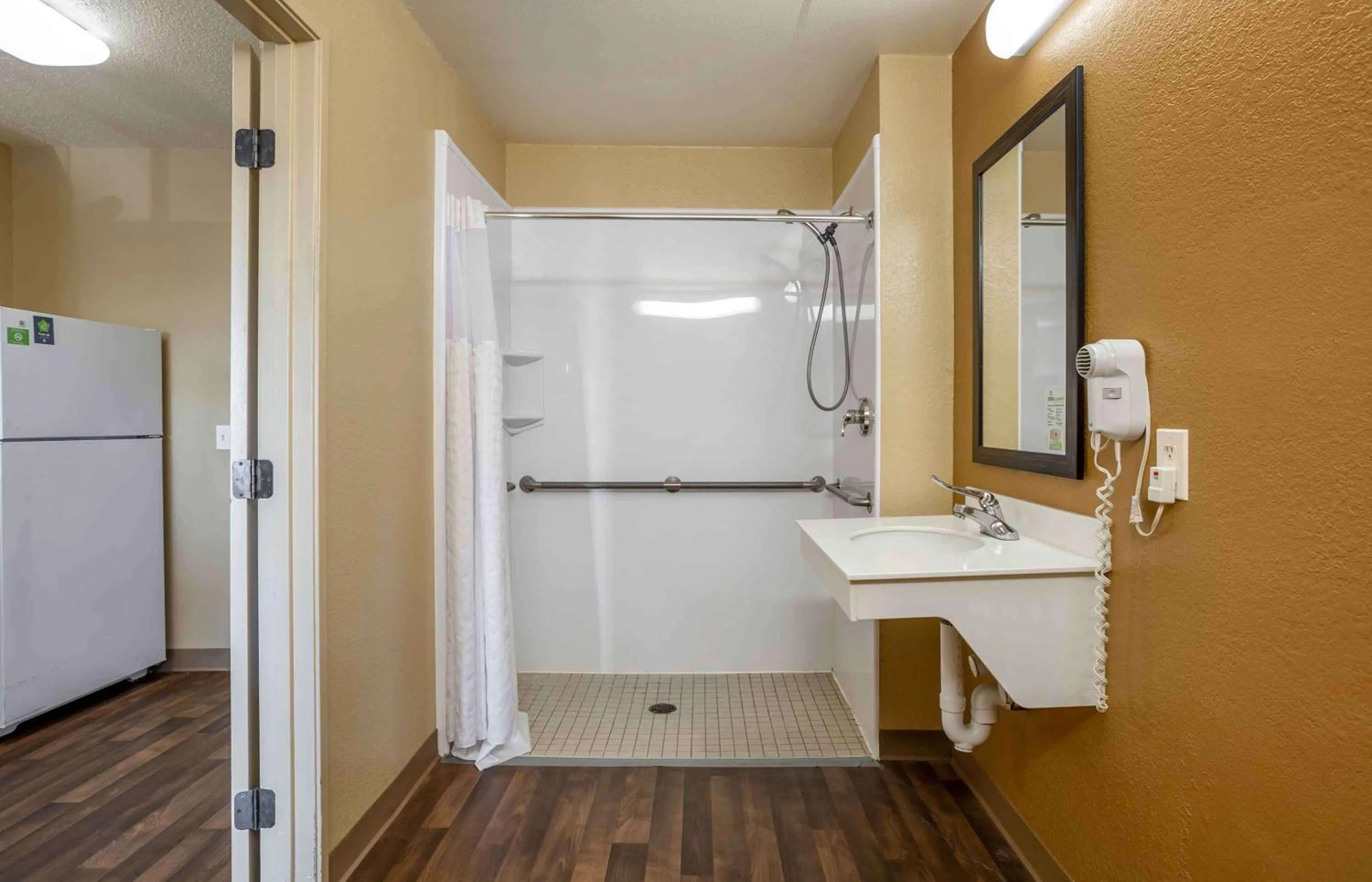 Bathroom in Extended Stay America Suites - Norwalk - Stamford