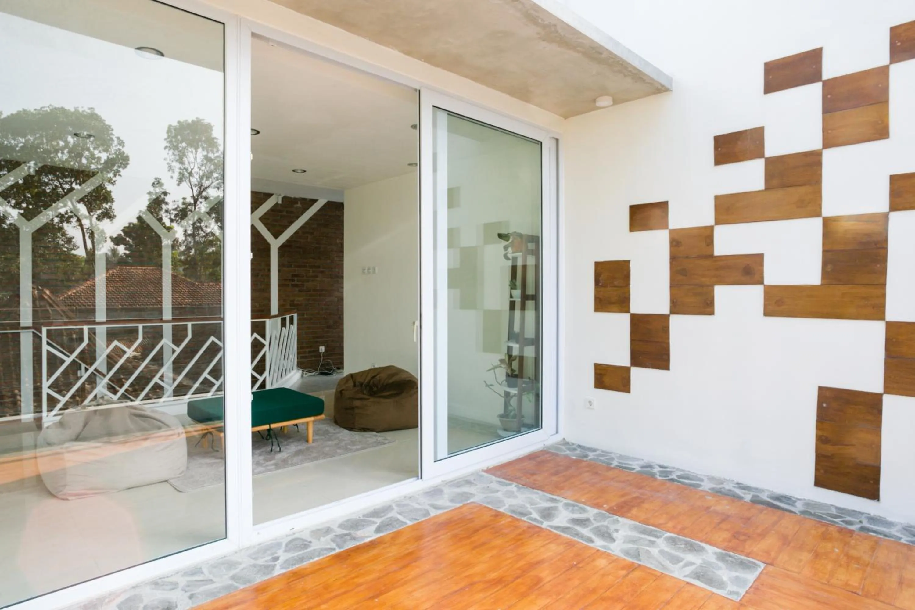 Balcony/Terrace in RedDoorz near Universitas Islam Indonesia