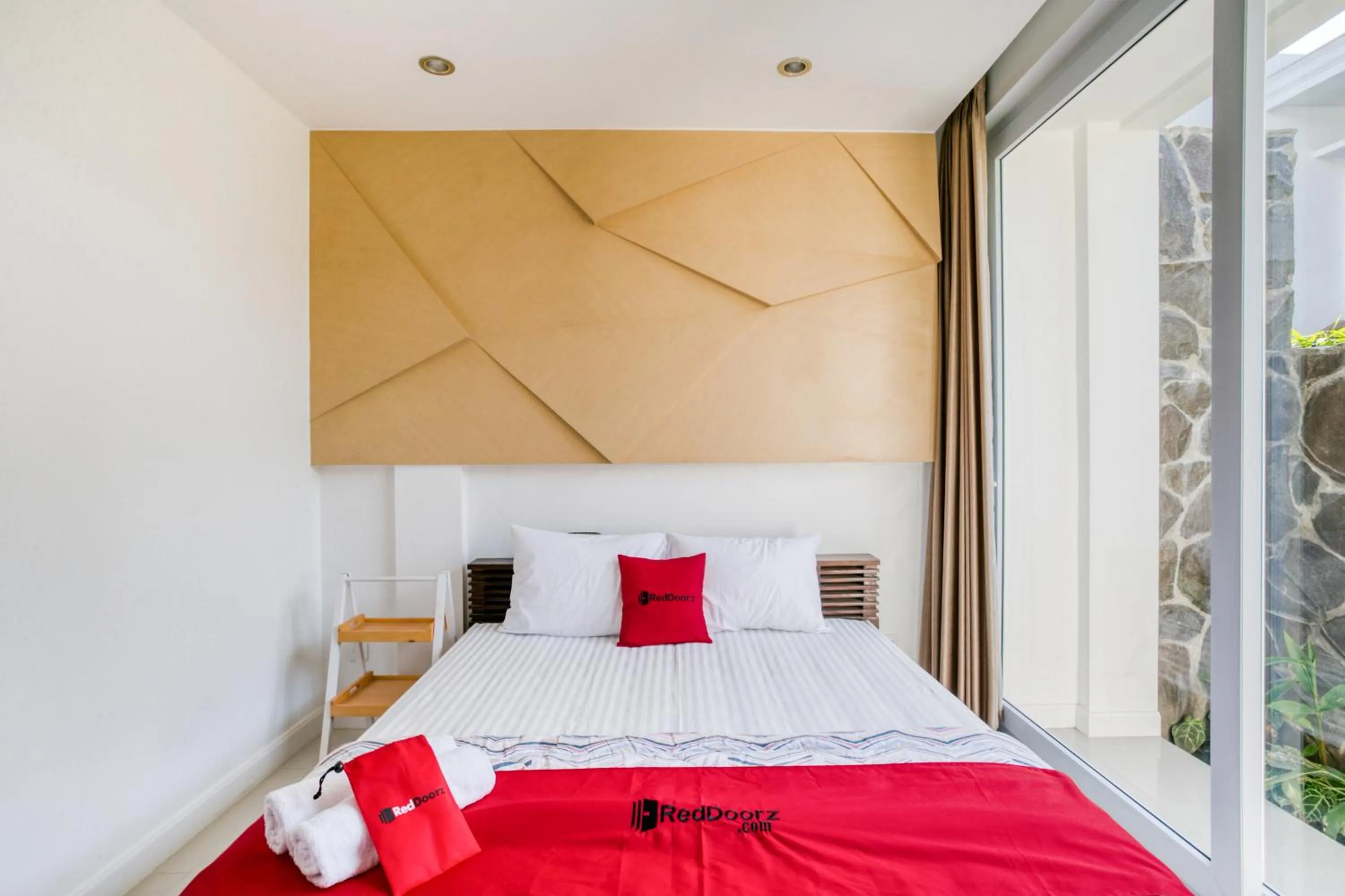 Bedroom, Bed in RedDoorz near Universitas Islam Indonesia