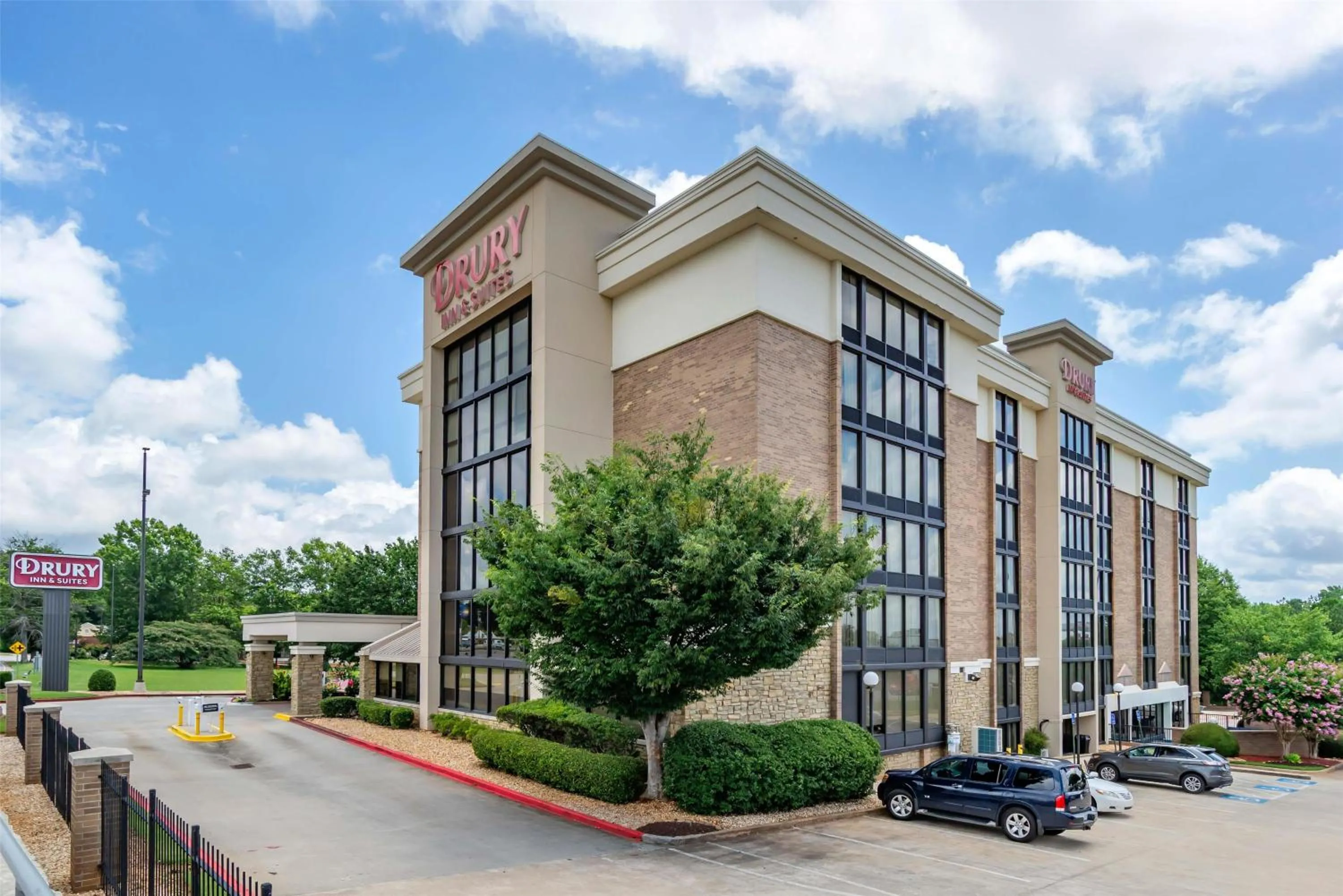 Property building in Drury Inn & Suites Atlanta Morrow