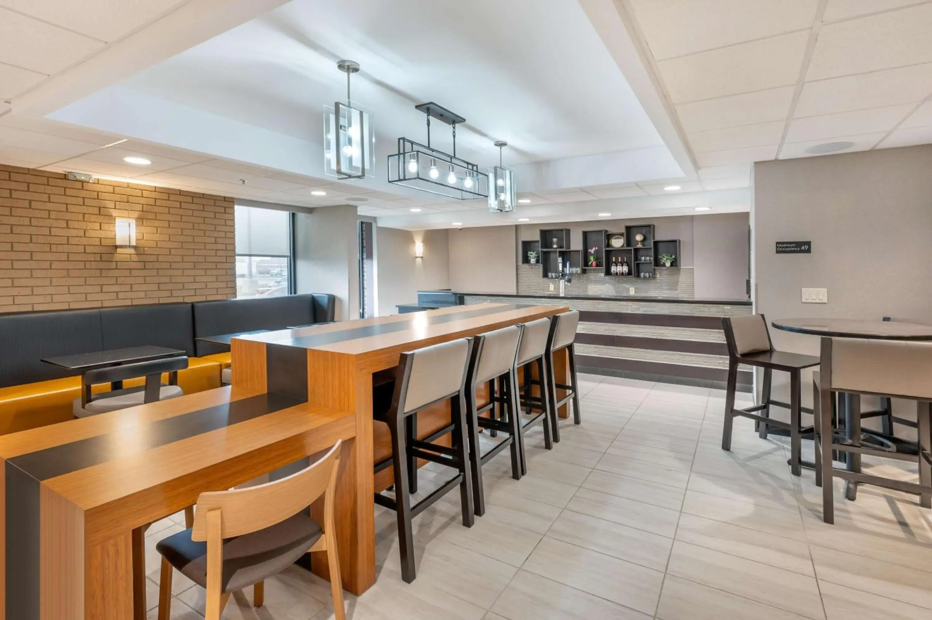 Property building in Drury Inn & Suites Champaign Property building in Drury Inn & Suites Champaign