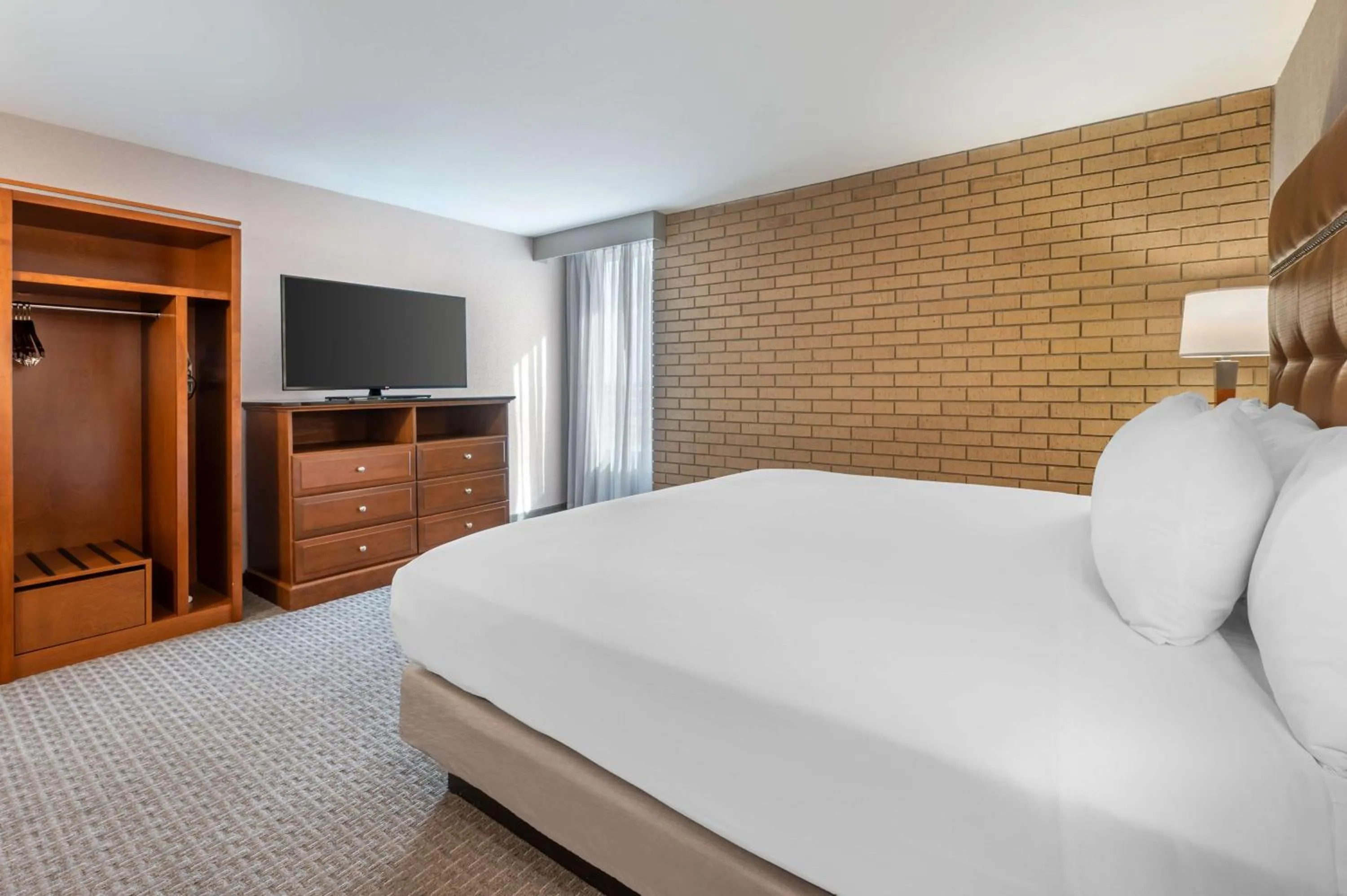 Bedroom, Bed in Drury Inn & Suites Champaign