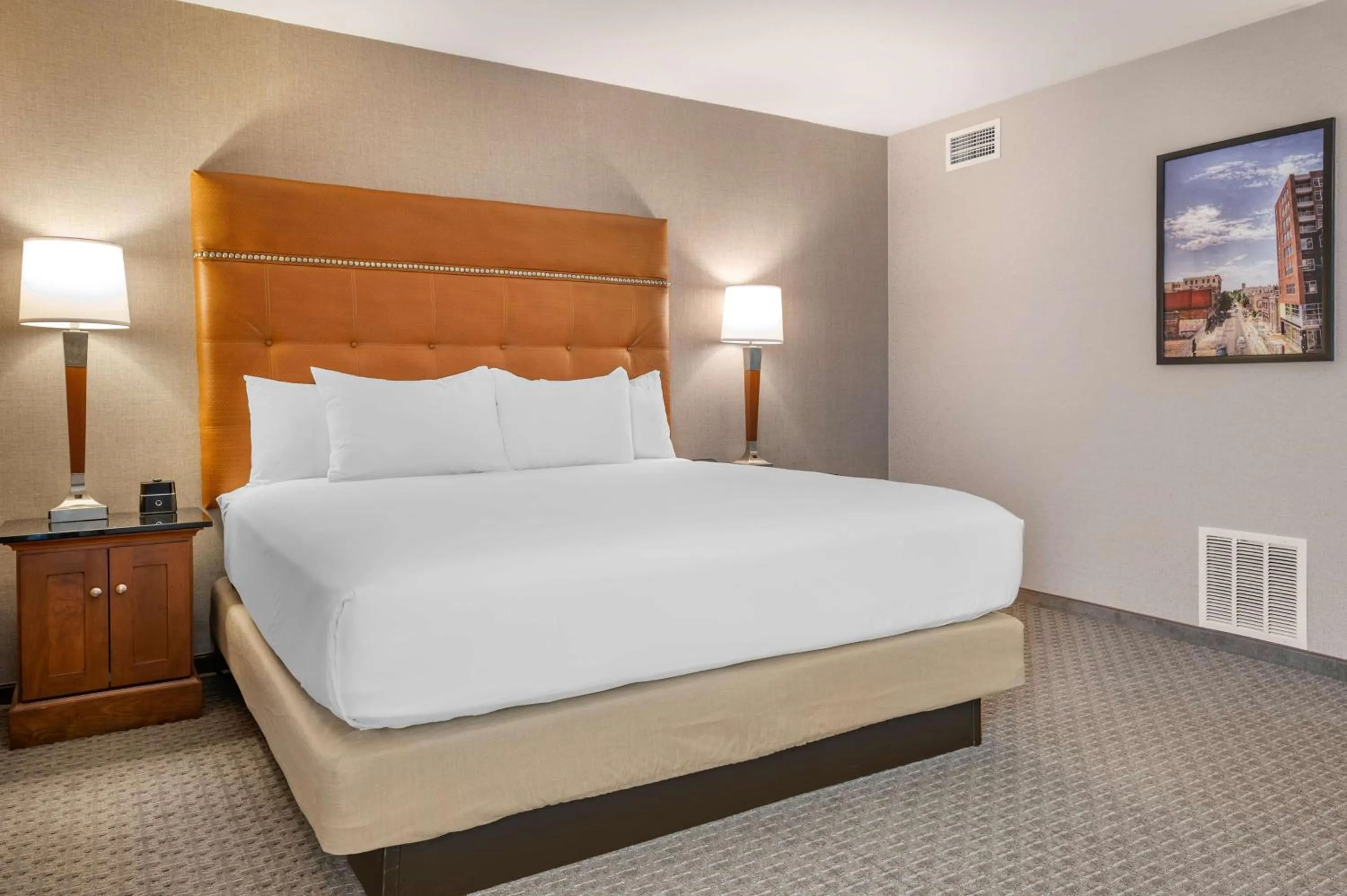 Bedroom, Bed in Drury Inn & Suites Champaign