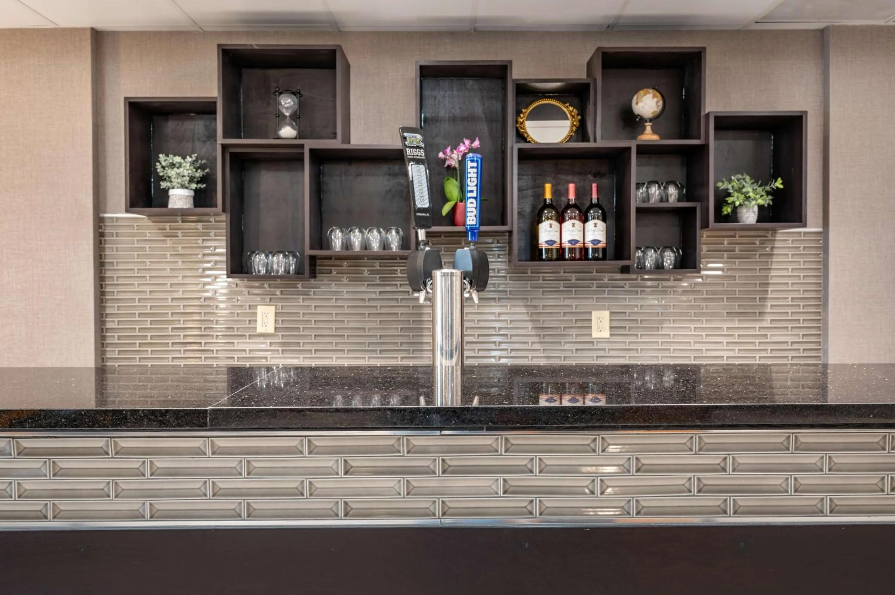 Property building in Drury Inn & Suites Champaign