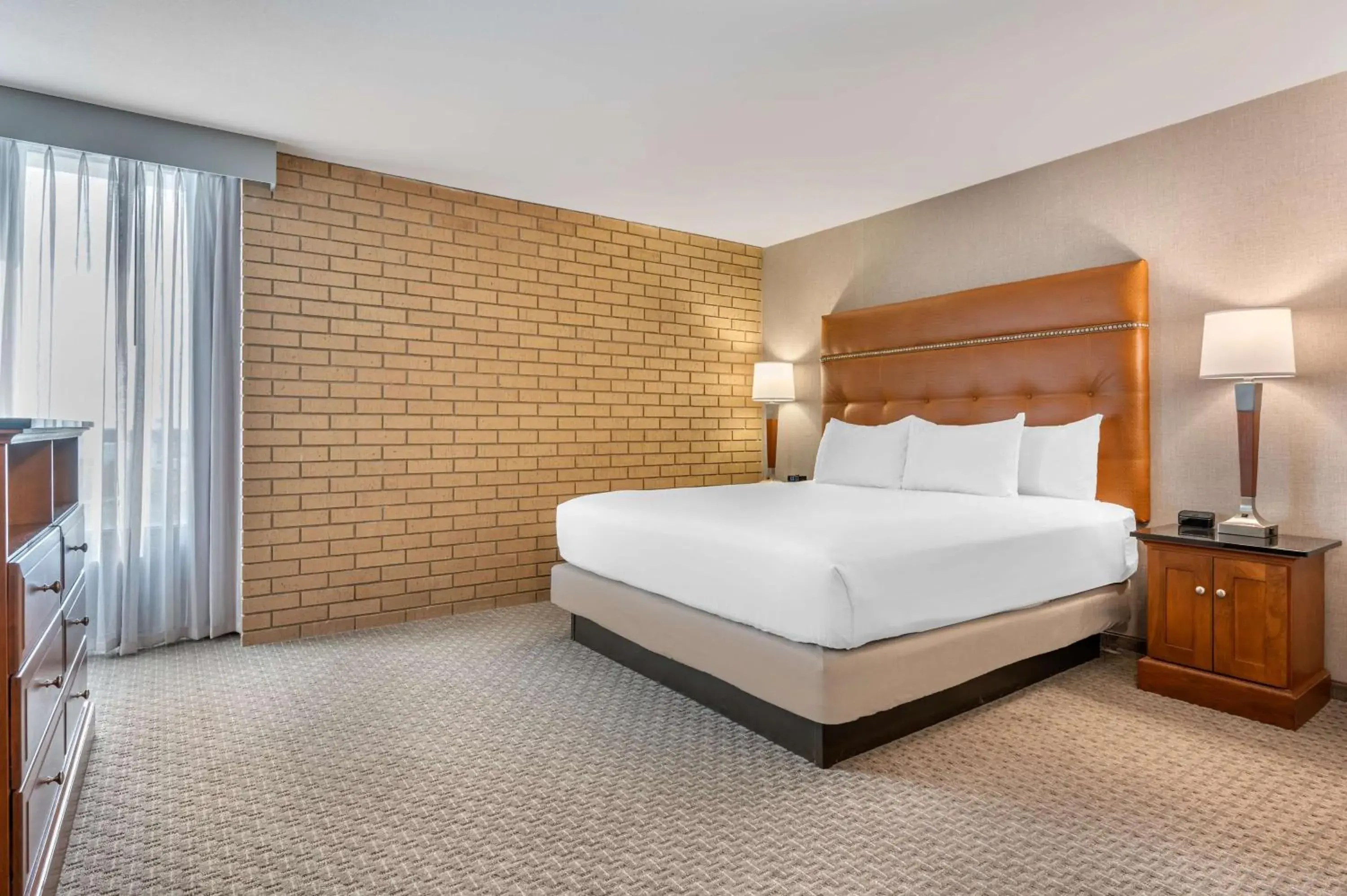 Bedroom, Bed in Drury Inn & Suites Champaign Bedroom, Bed in Drury Inn & Suites Champaign