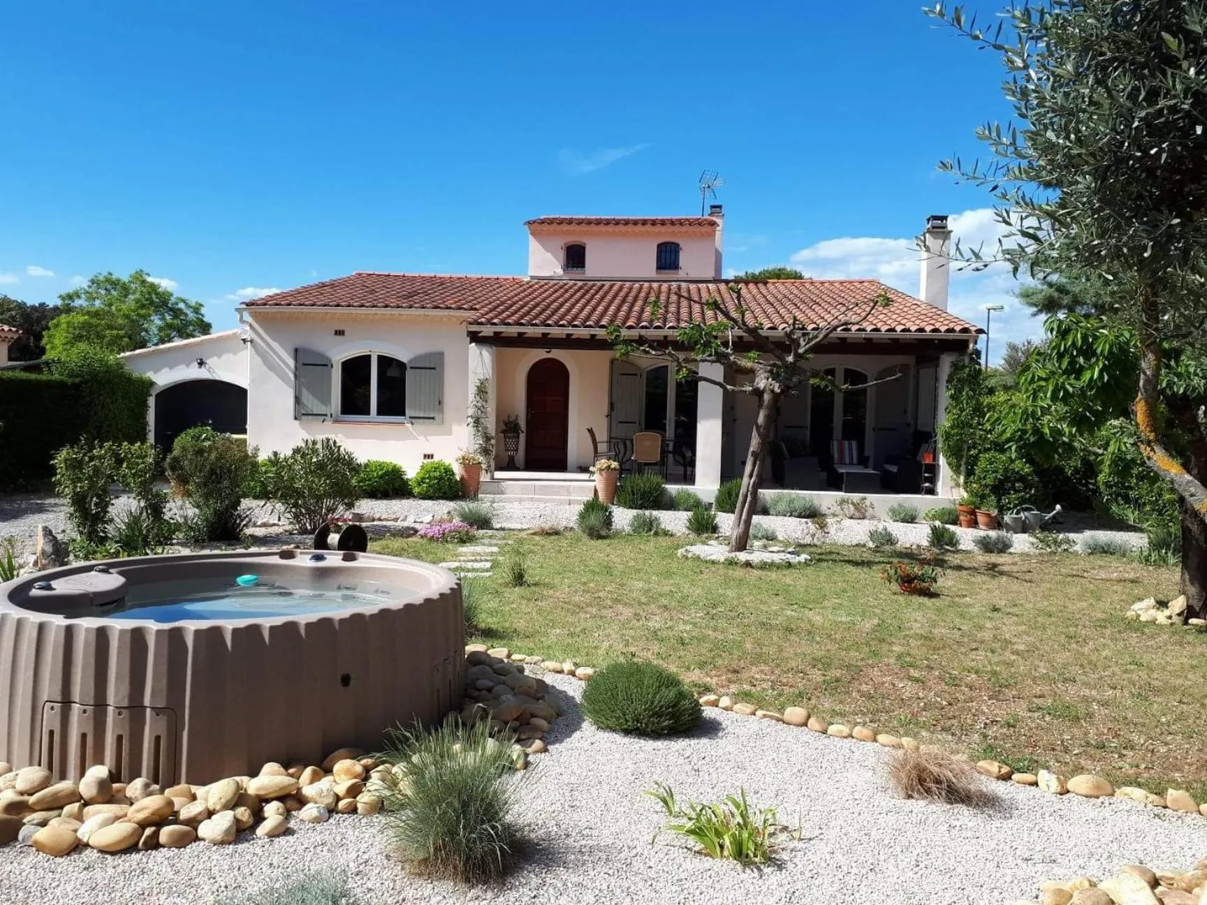 Property building in Les Coronilles