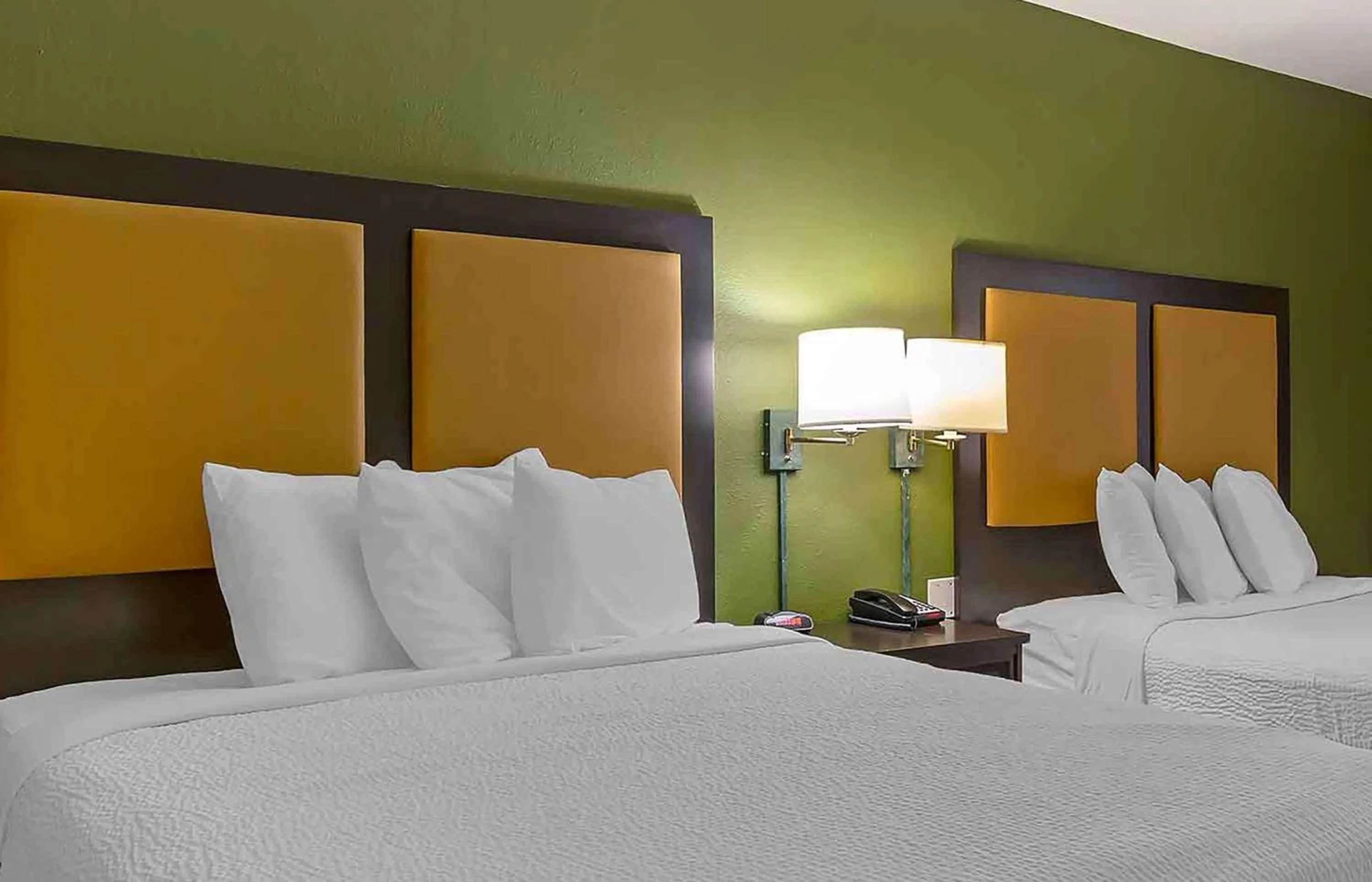 Bedroom, Bed in Extended Stay America Select Suites - Jacksonville - Southside - St Johns Towne Ctr