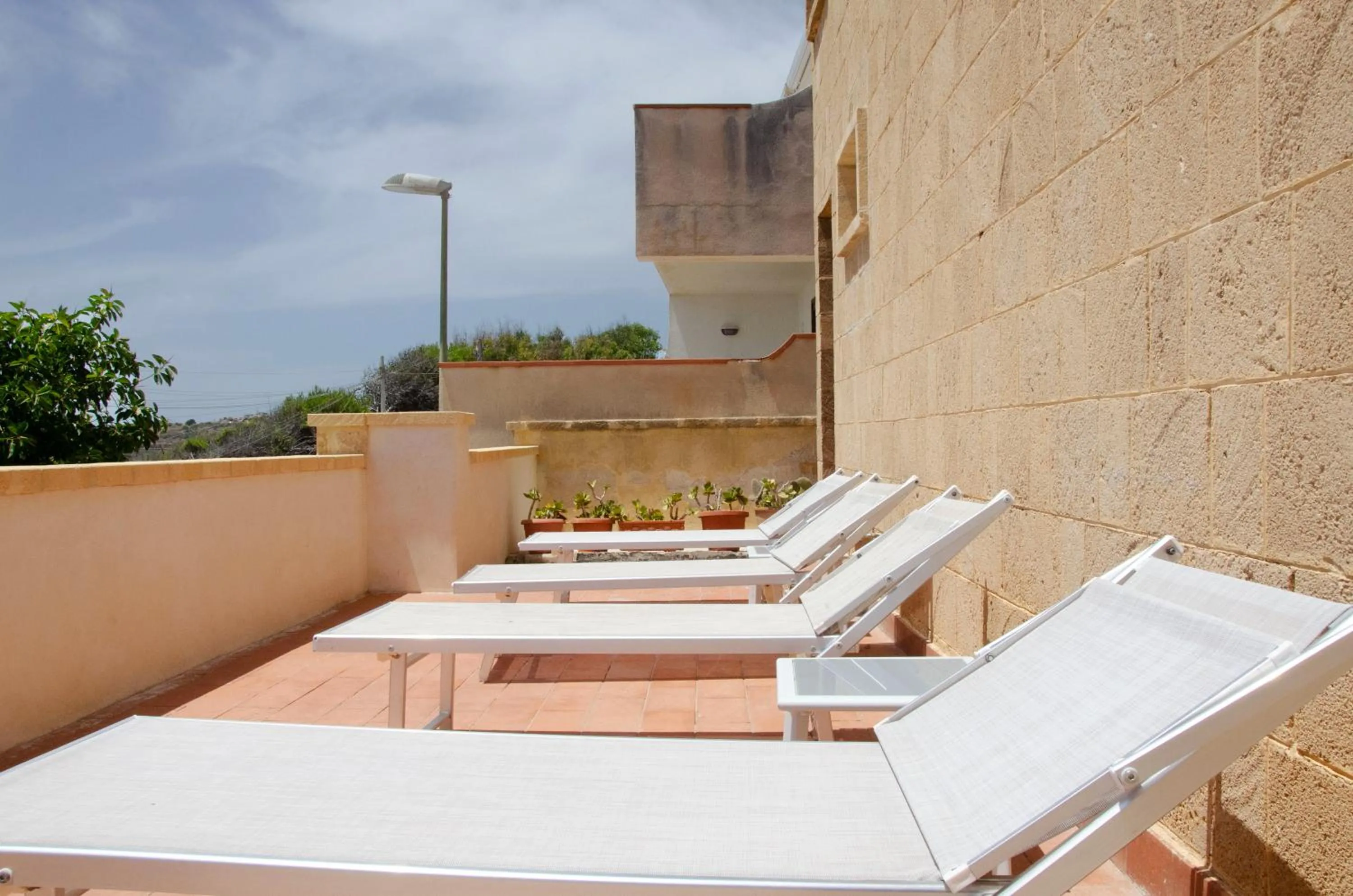 Solarium in La Rosa Hotel - Selinunte