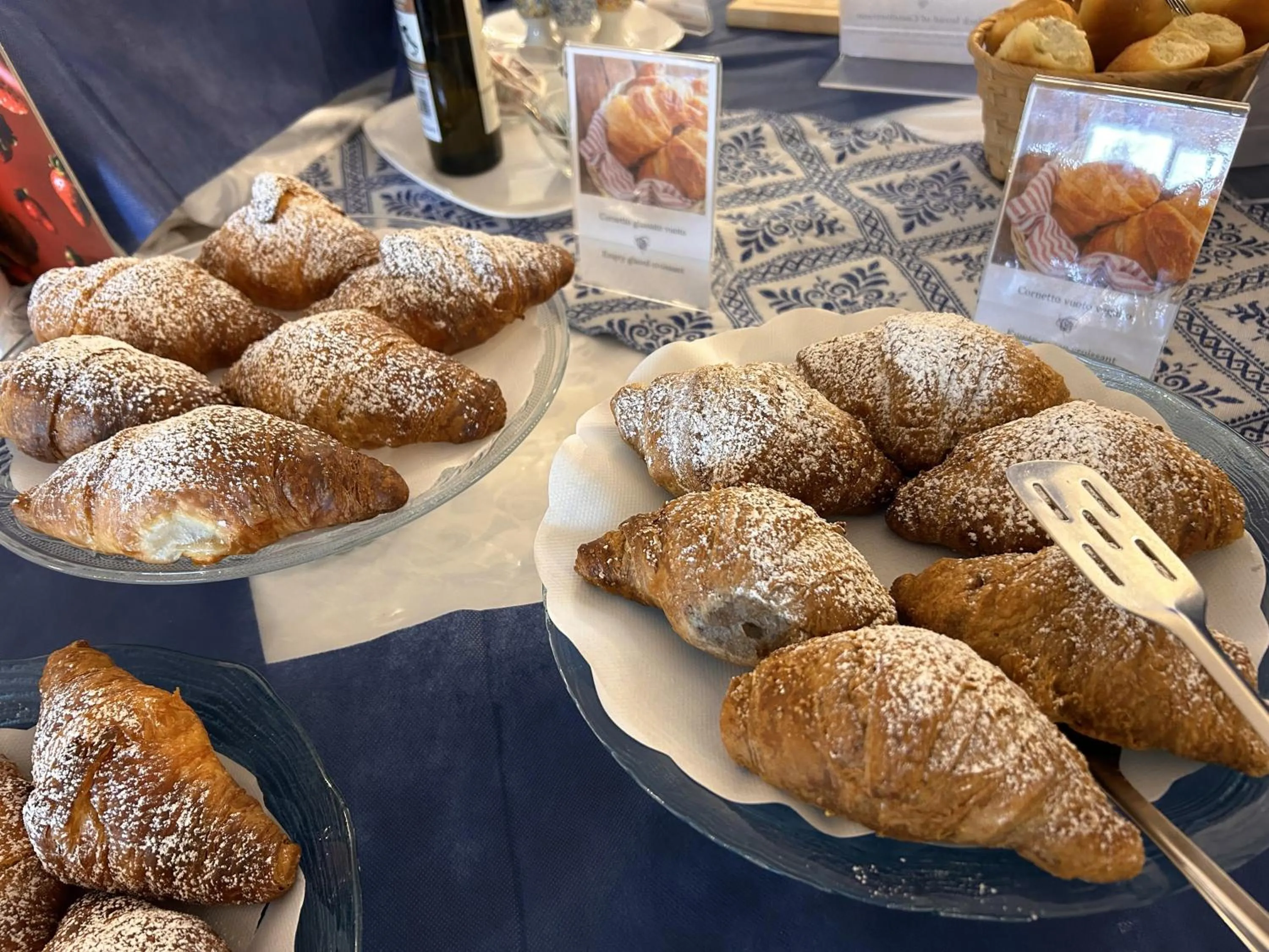 Breakfast in La Rosa Hotel - Selinunte