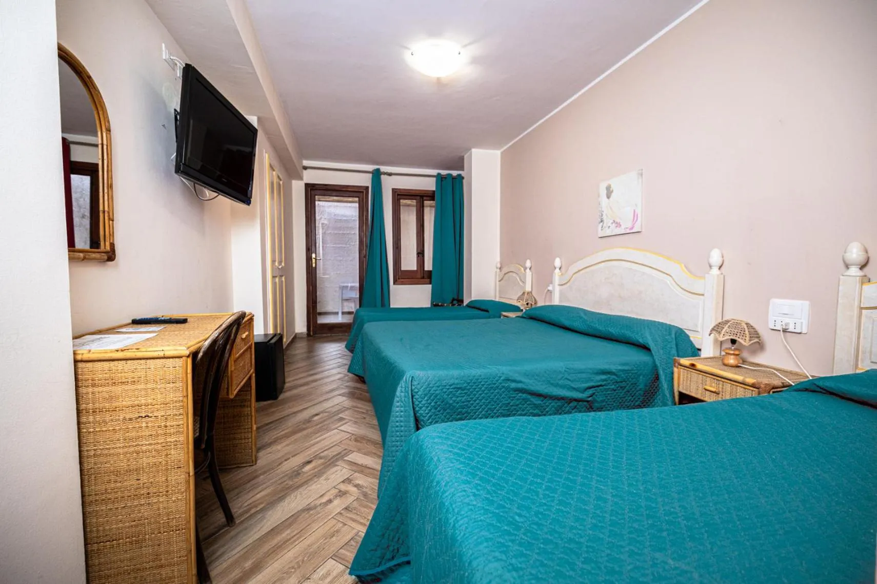 Photo of the whole room in La Rosa Hotel - Selinunte