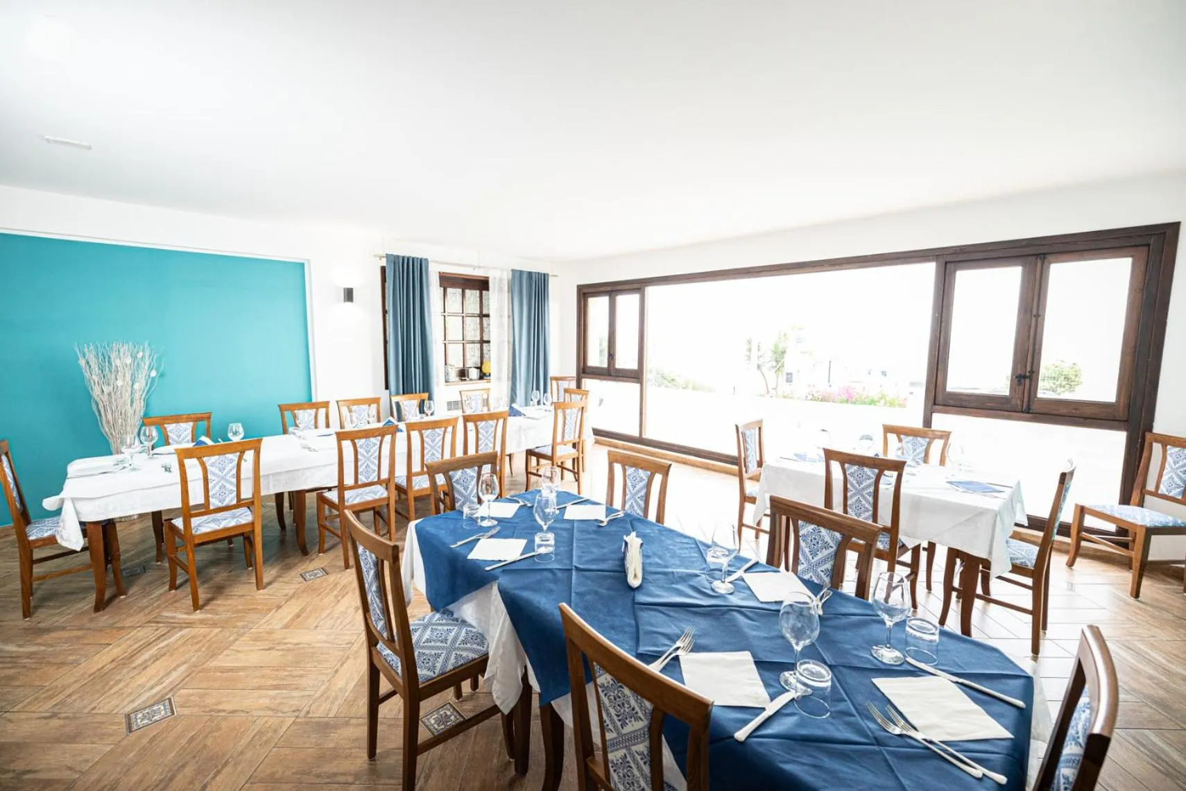 Restaurant/places to eat in La Rosa Hotel - Selinunte