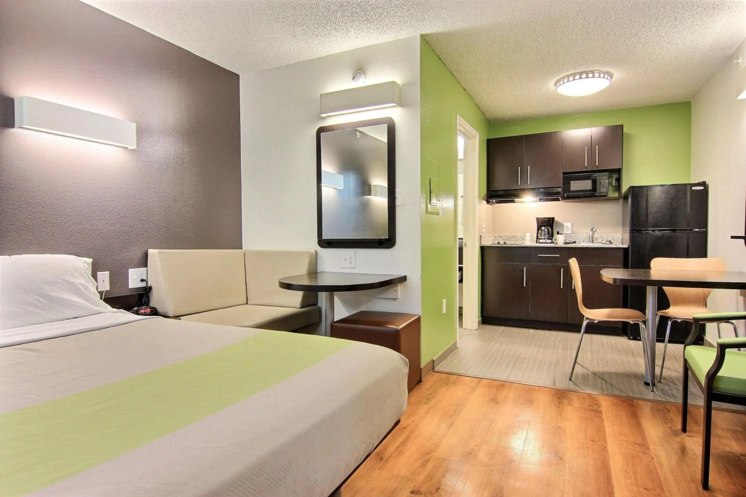 Kitchen or kitchenette, Bed in Studio 6-Austin, TX - Northwest