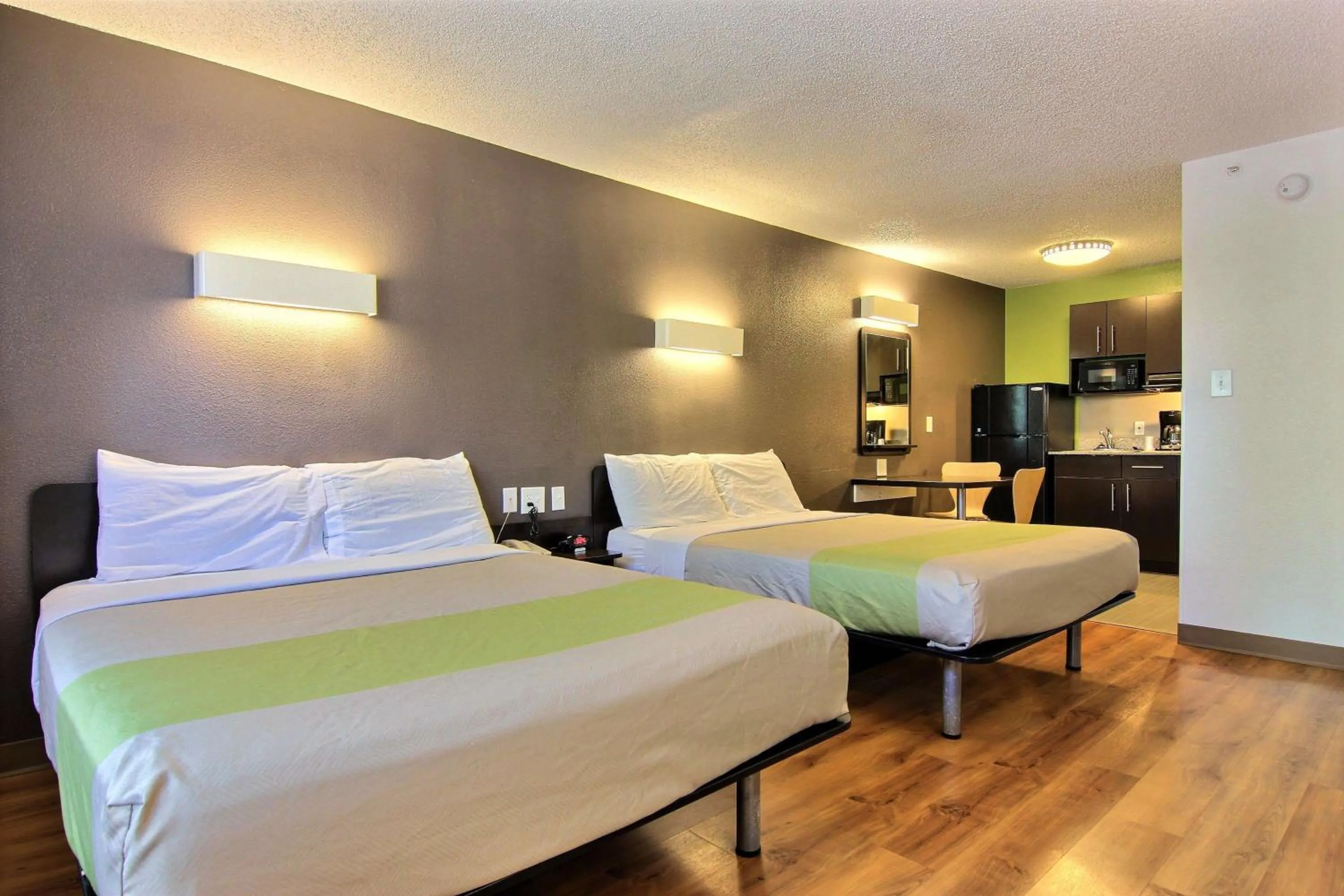 Kitchen or kitchenette, Bed in Studio 6-Austin, TX - Northwest