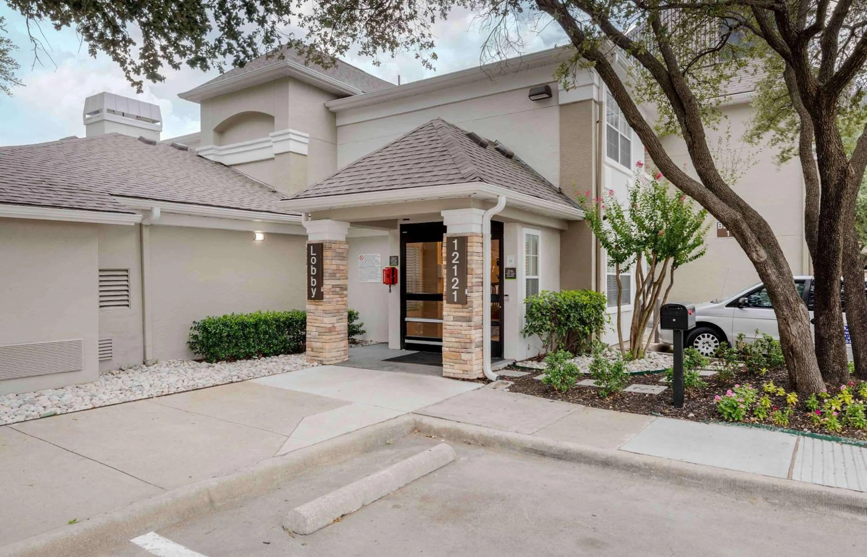 Property building in Extended Stay America Suites - Dallas - Coit Road