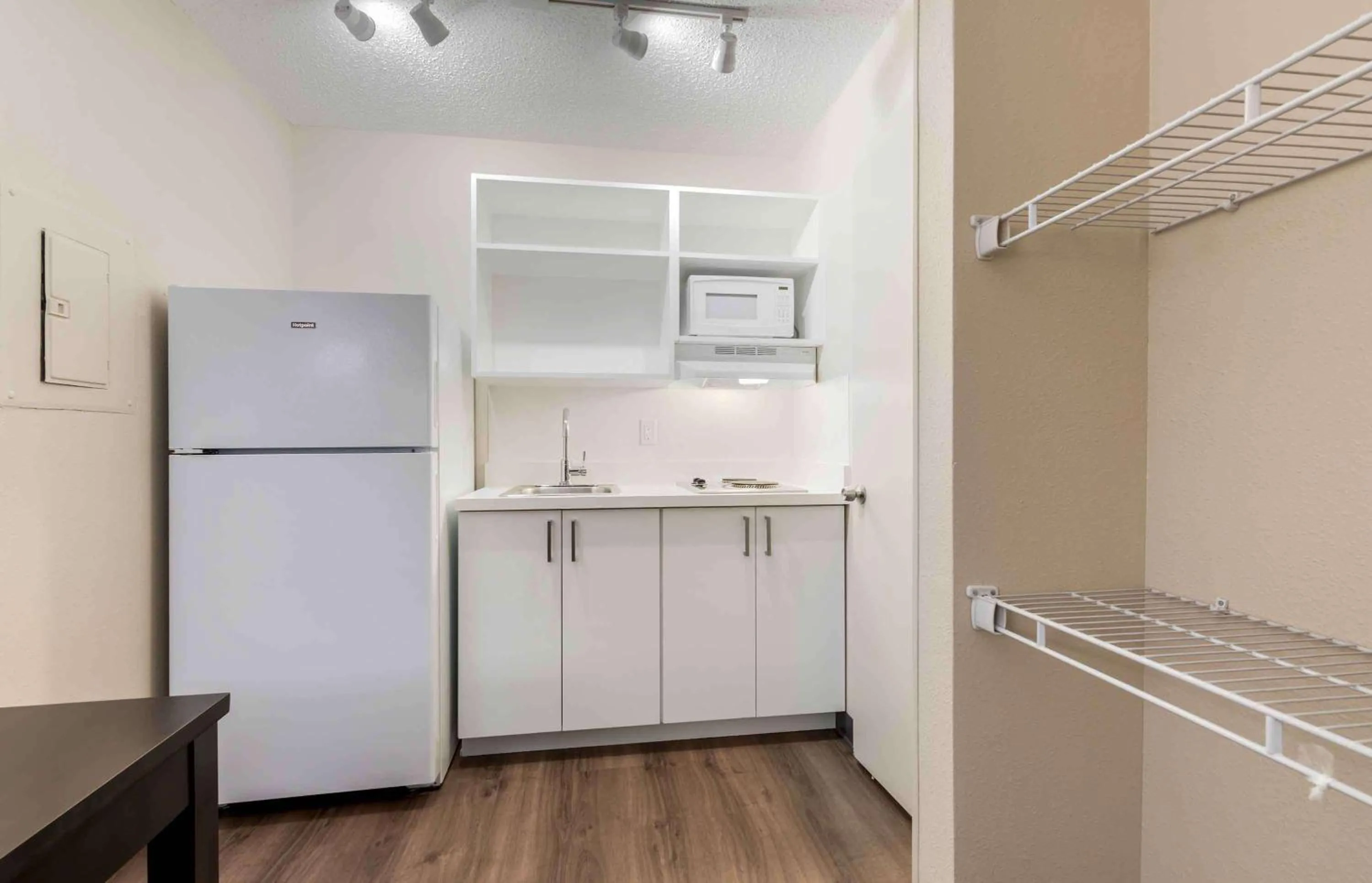 Bedroom in Extended Stay America Suites - Dallas - Coit Road